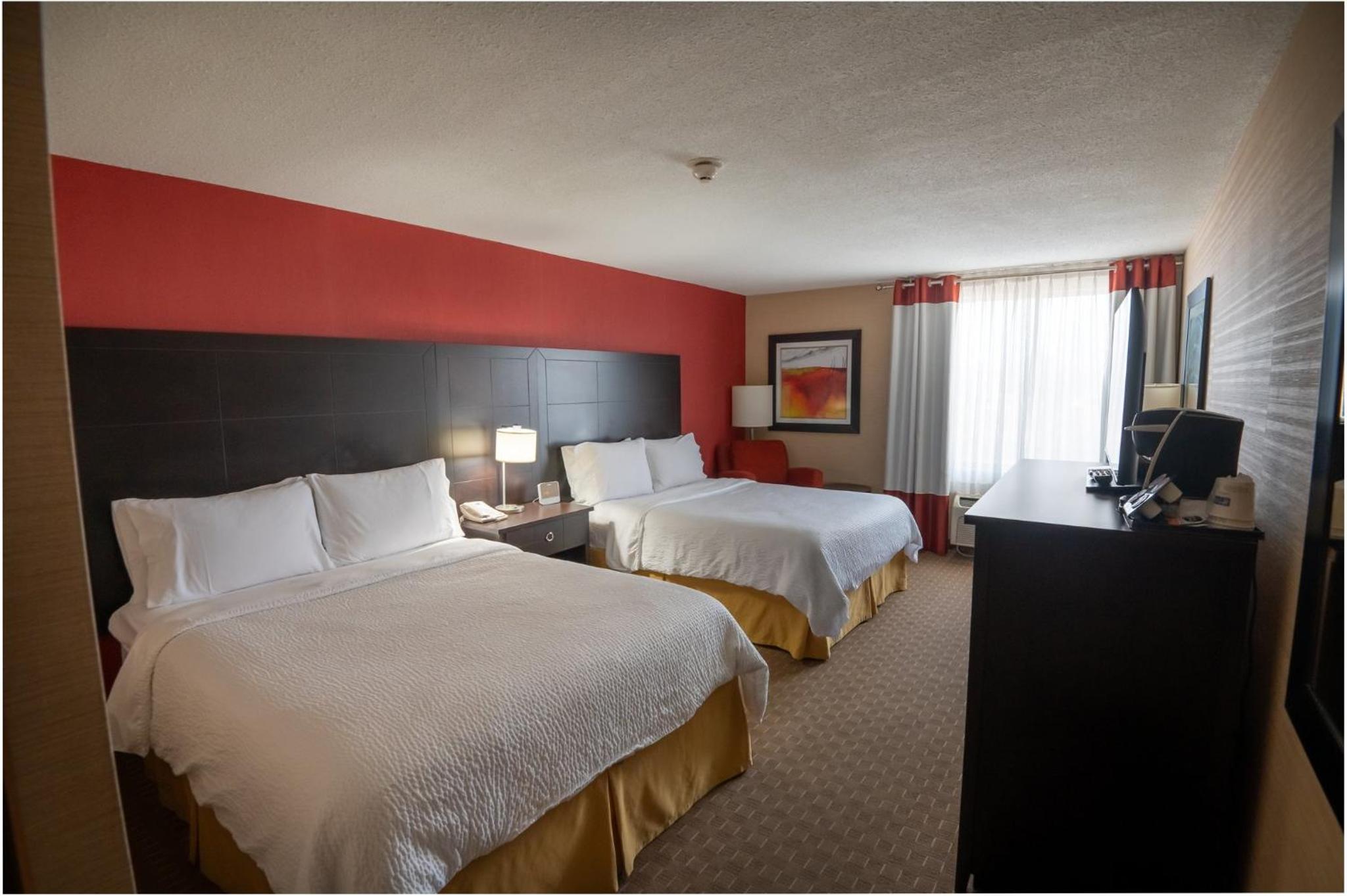 Standard Room with Two Queen Beds - Photo 1