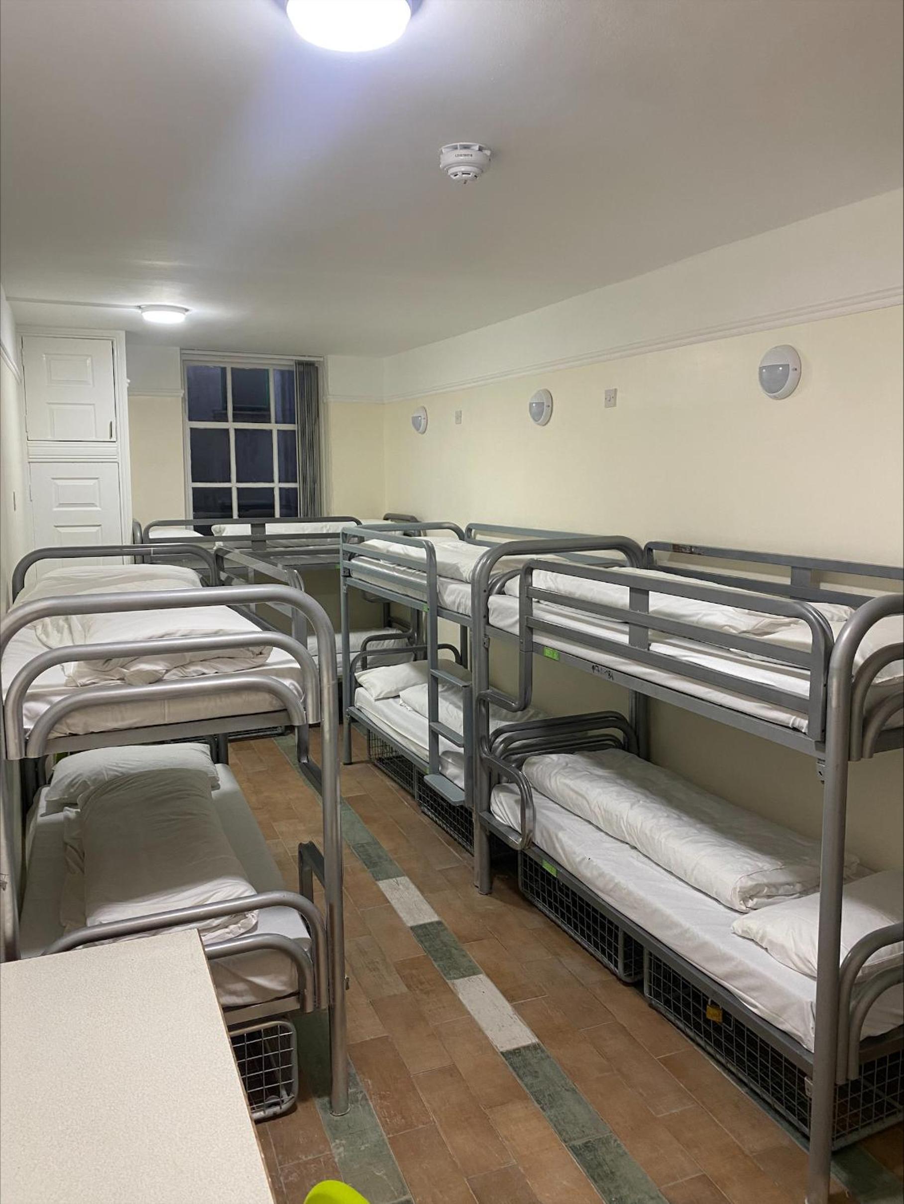 10-Bed Mixed Dormitory Room photo 1
