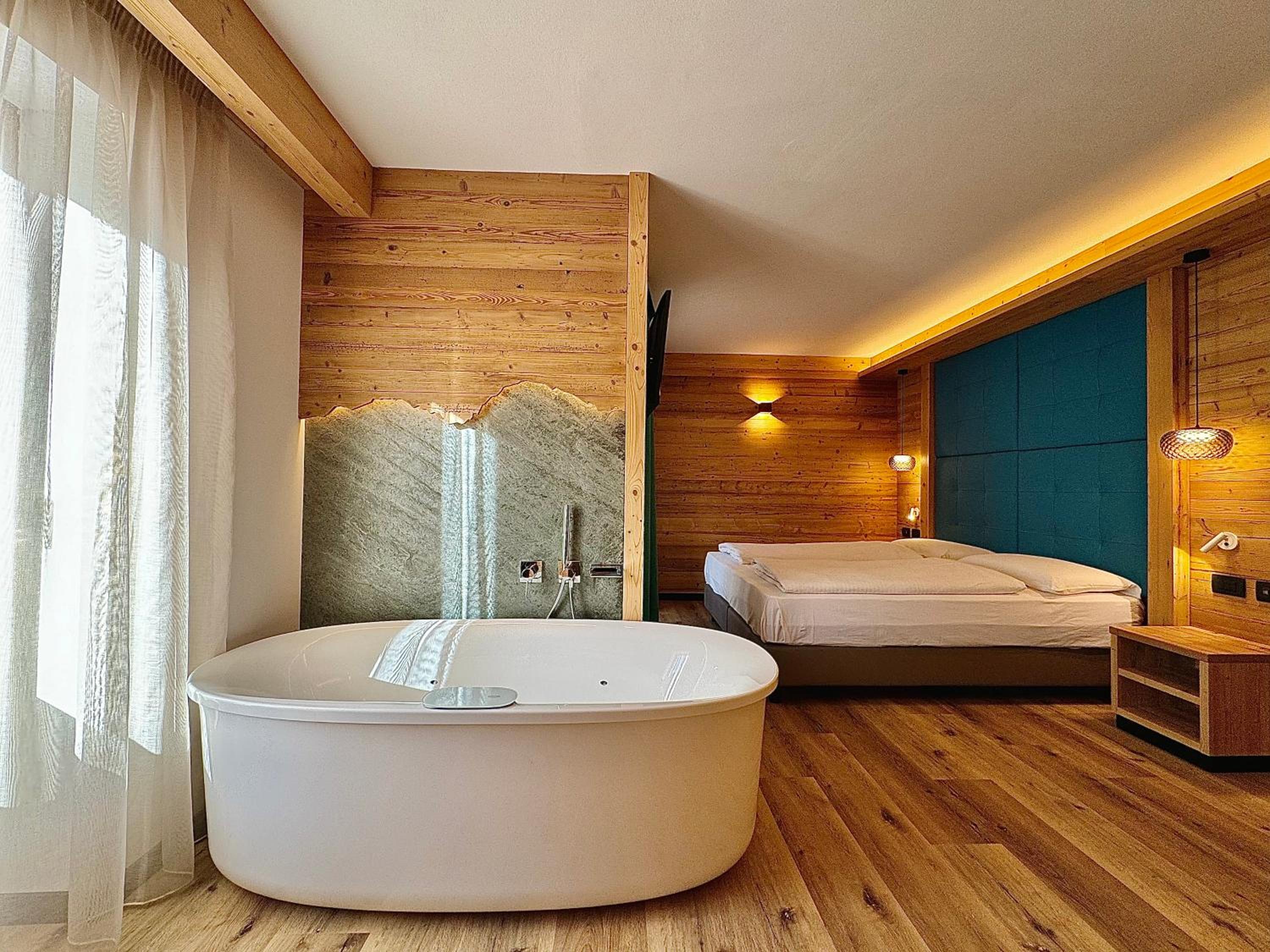 Suite with Spa Bath