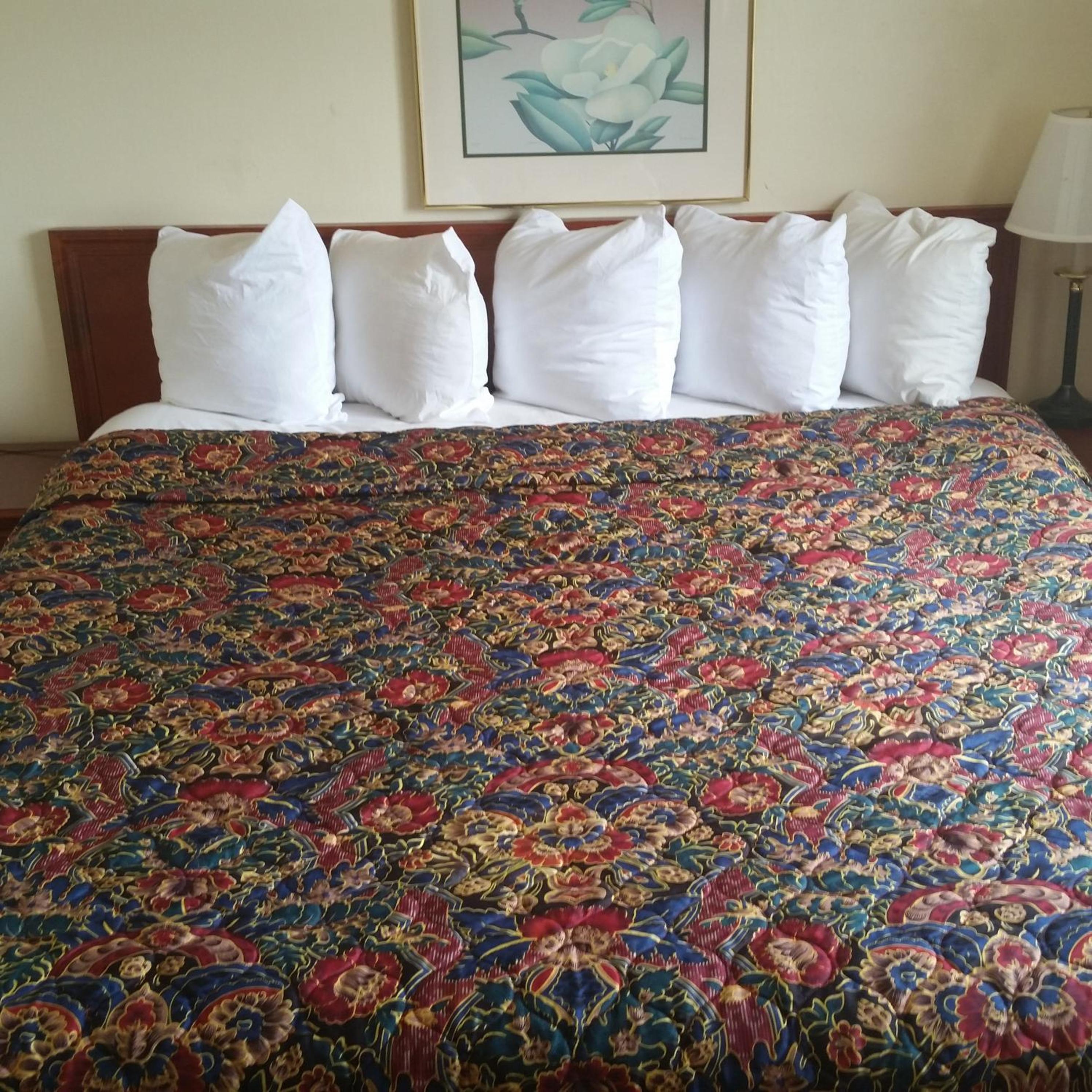 2 Queen Beds and 1 King Bed, Suite, Non Smoking - Photo 4