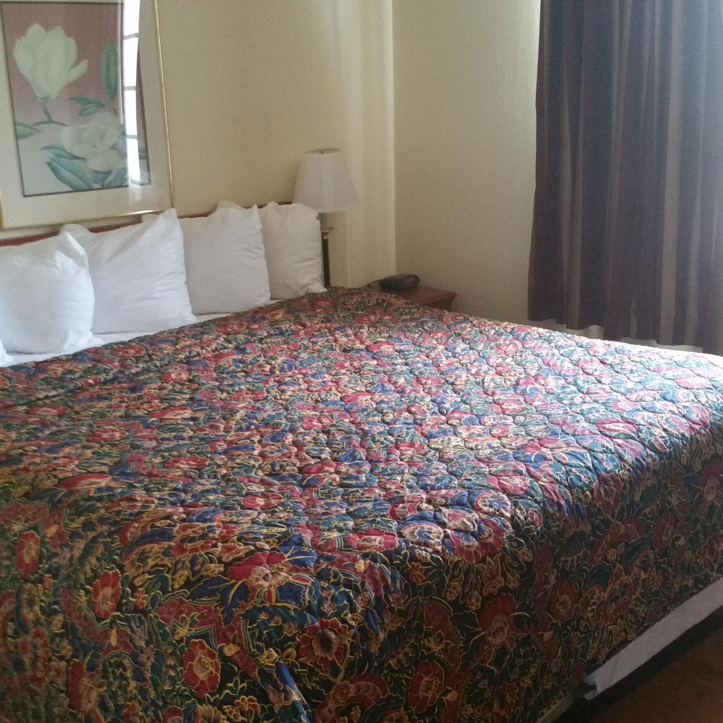 2 Queen Beds and 1 King Bed, Suite, Non Smoking - Photo 1