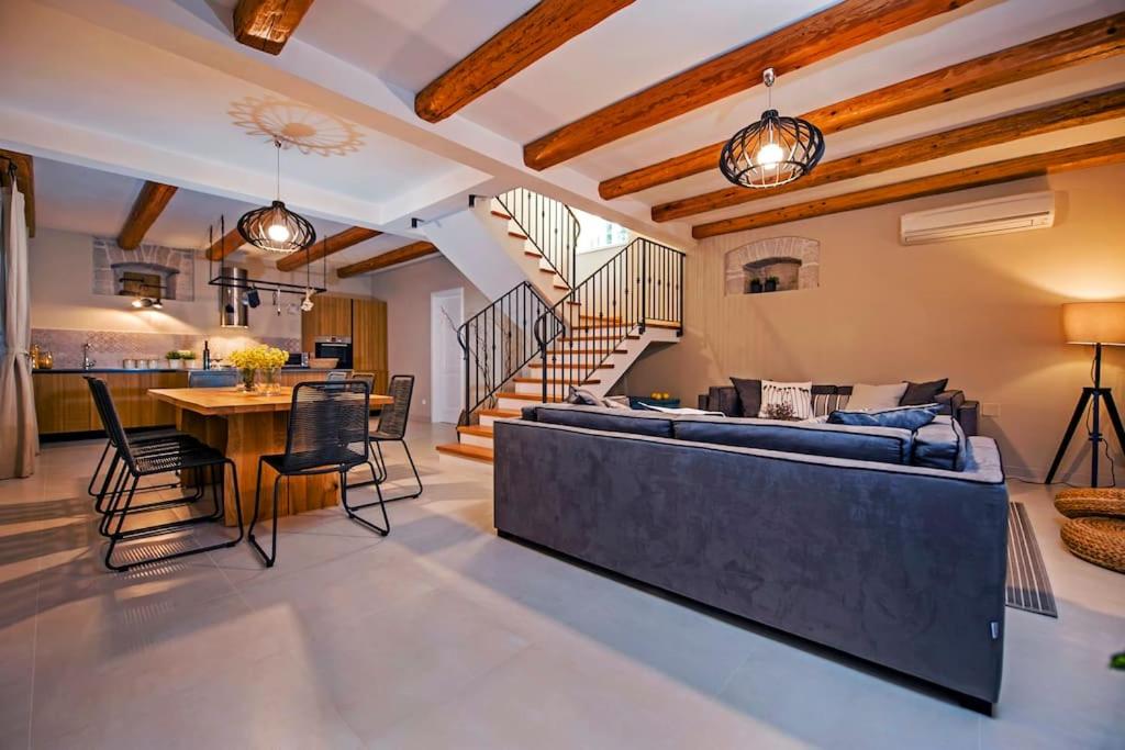Villa photo 3