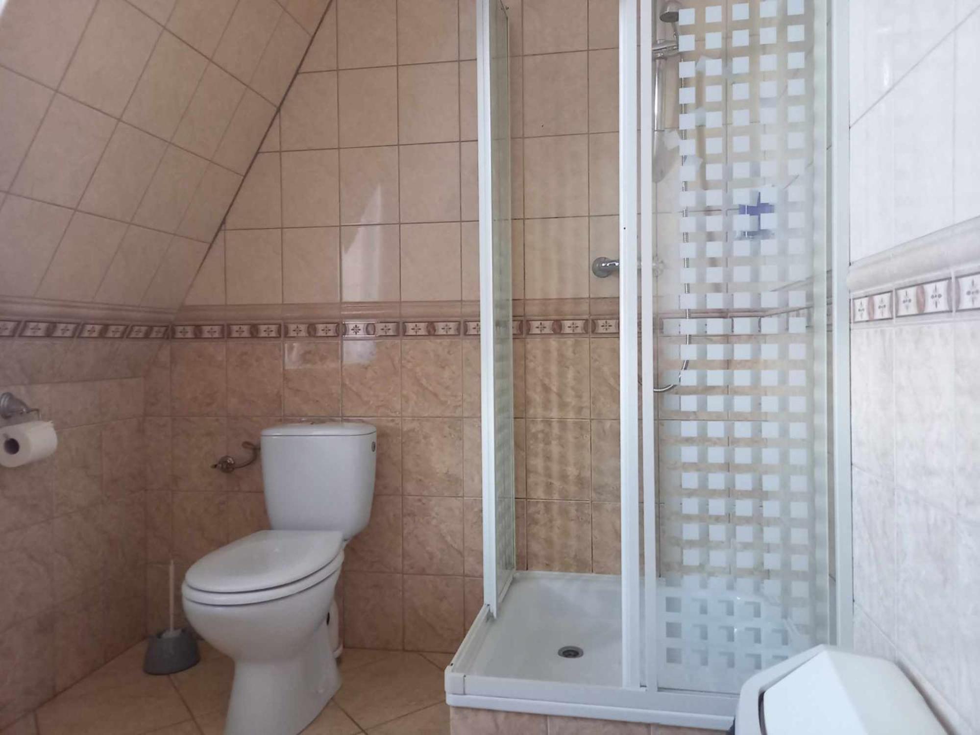 Quadruple Room with Private Bathroom photo 3