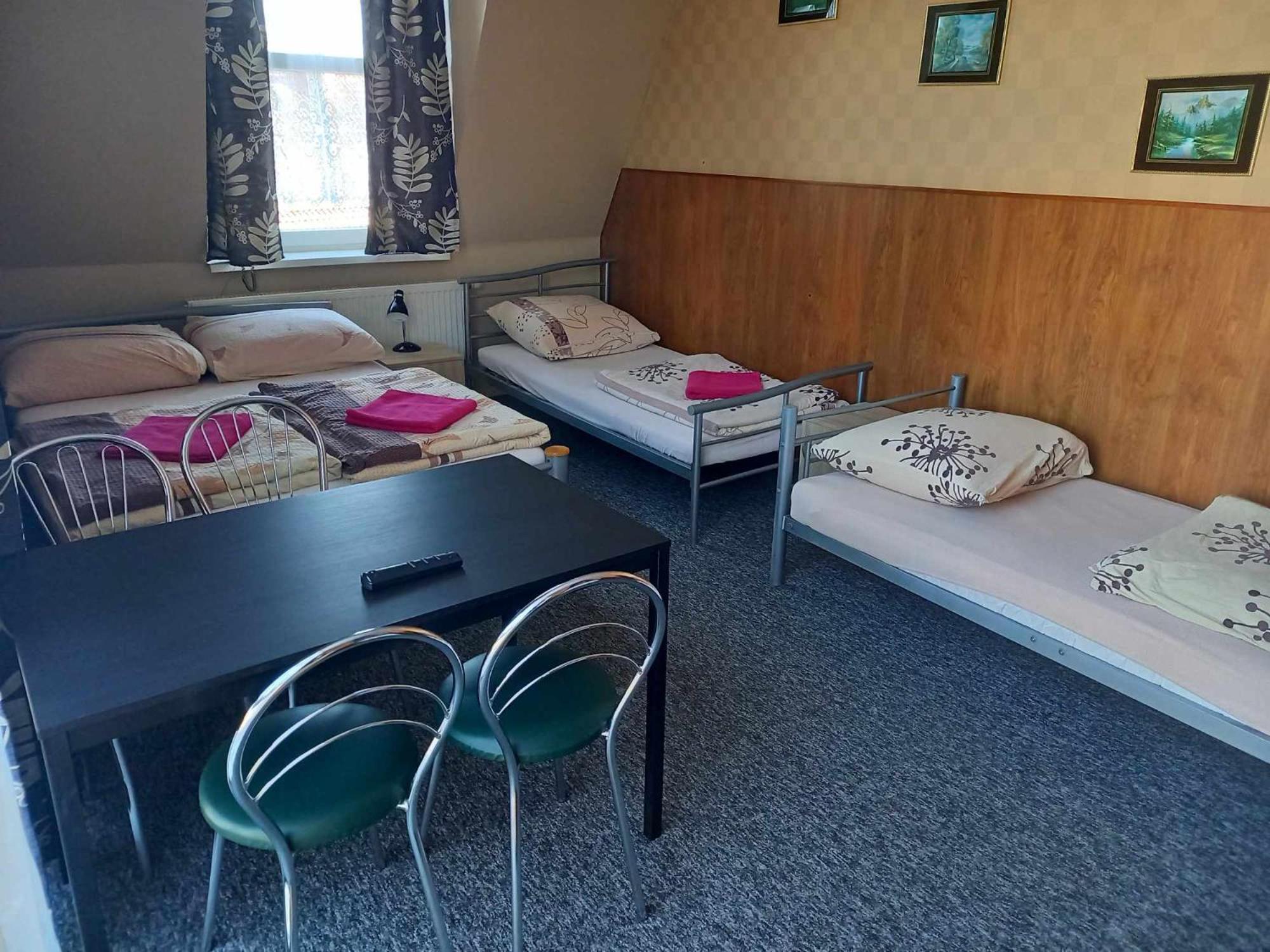 Quadruple Room with Private Bathroom photo 3