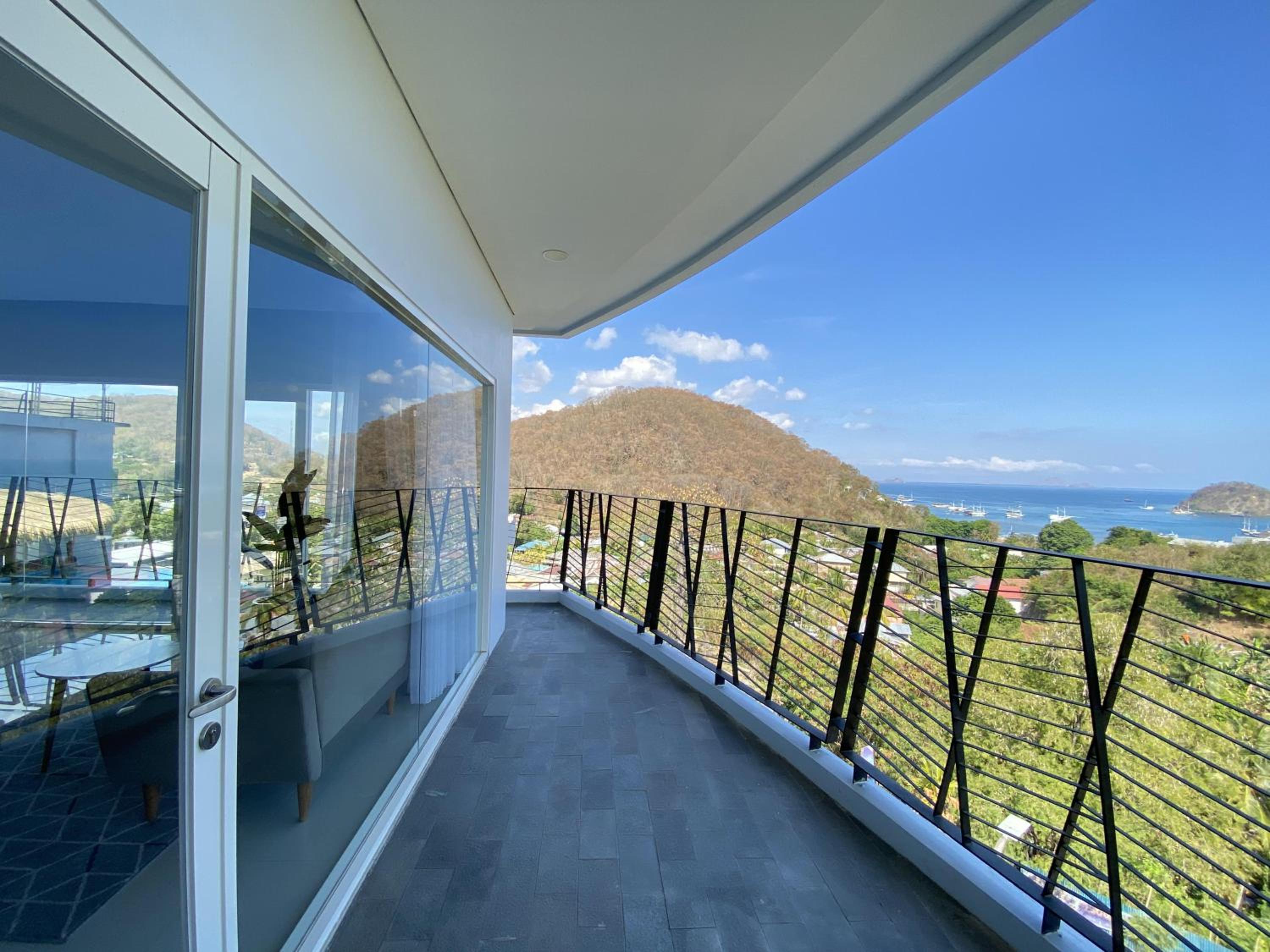 Delonix Single Bed Seaview with Two Balcony - Photo 2