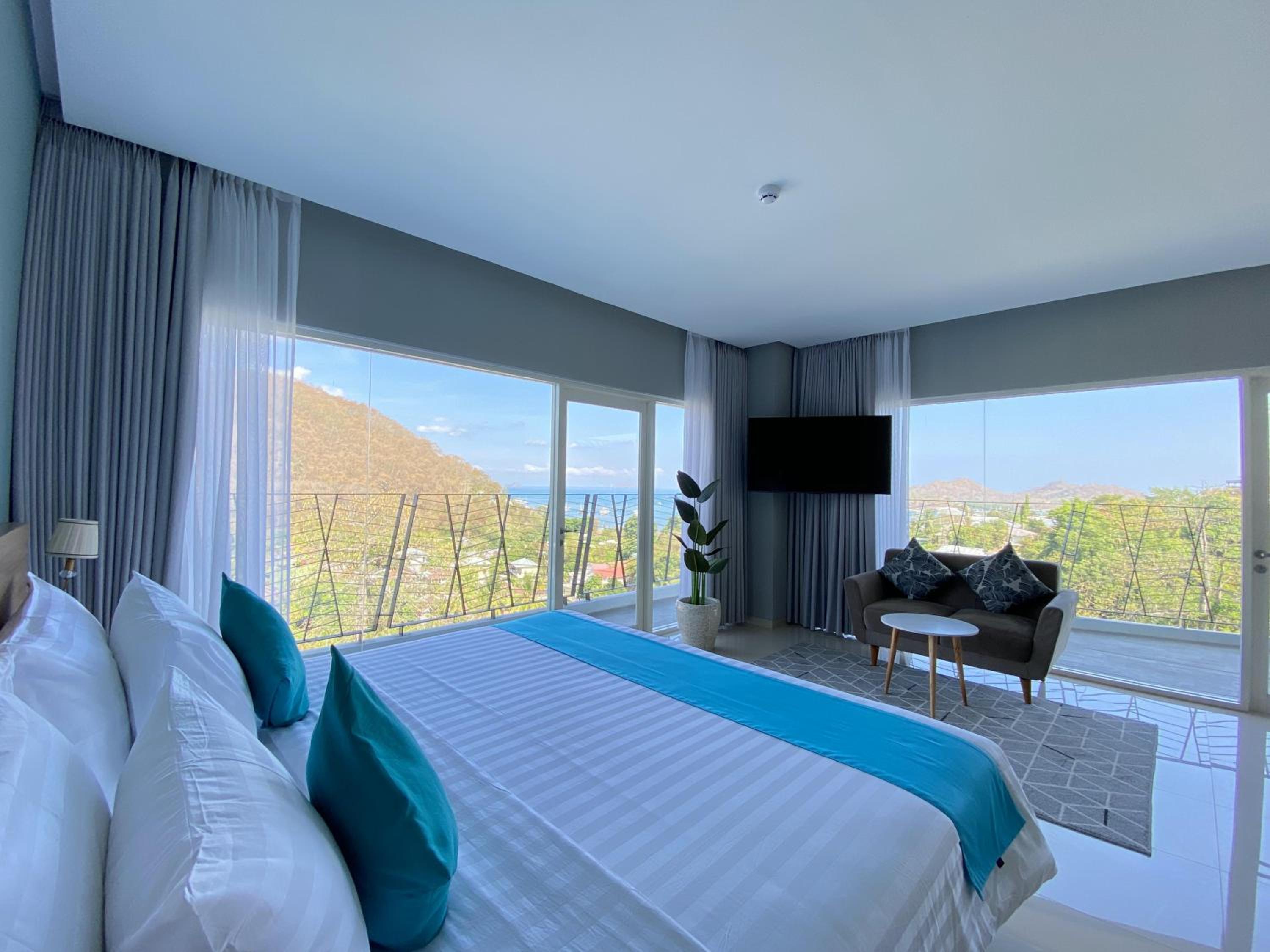 Delonix Single Bed Seaview with Two Balcony - Photo 4