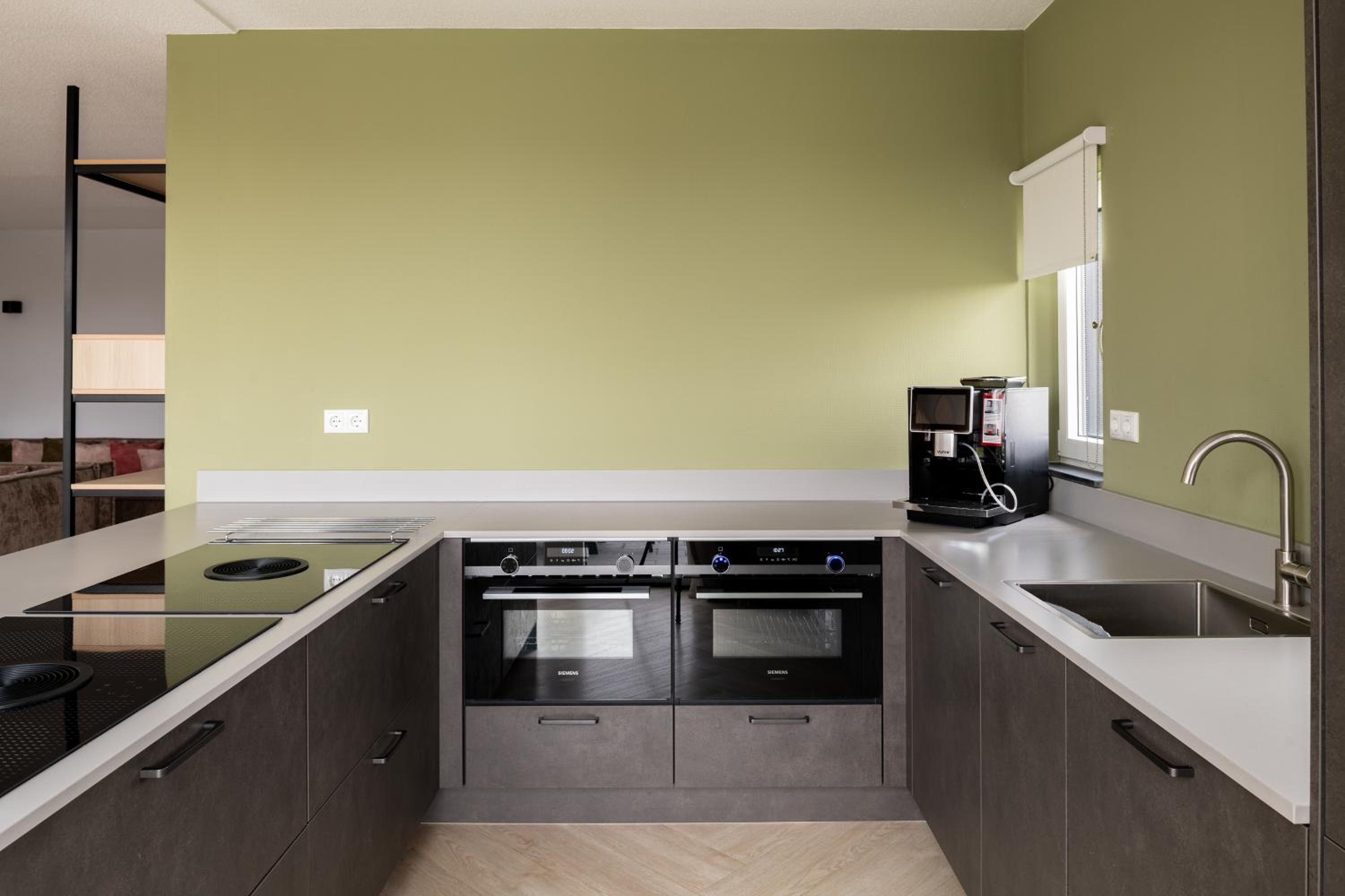 Generation Home Seven Bedrooms - Photo 5