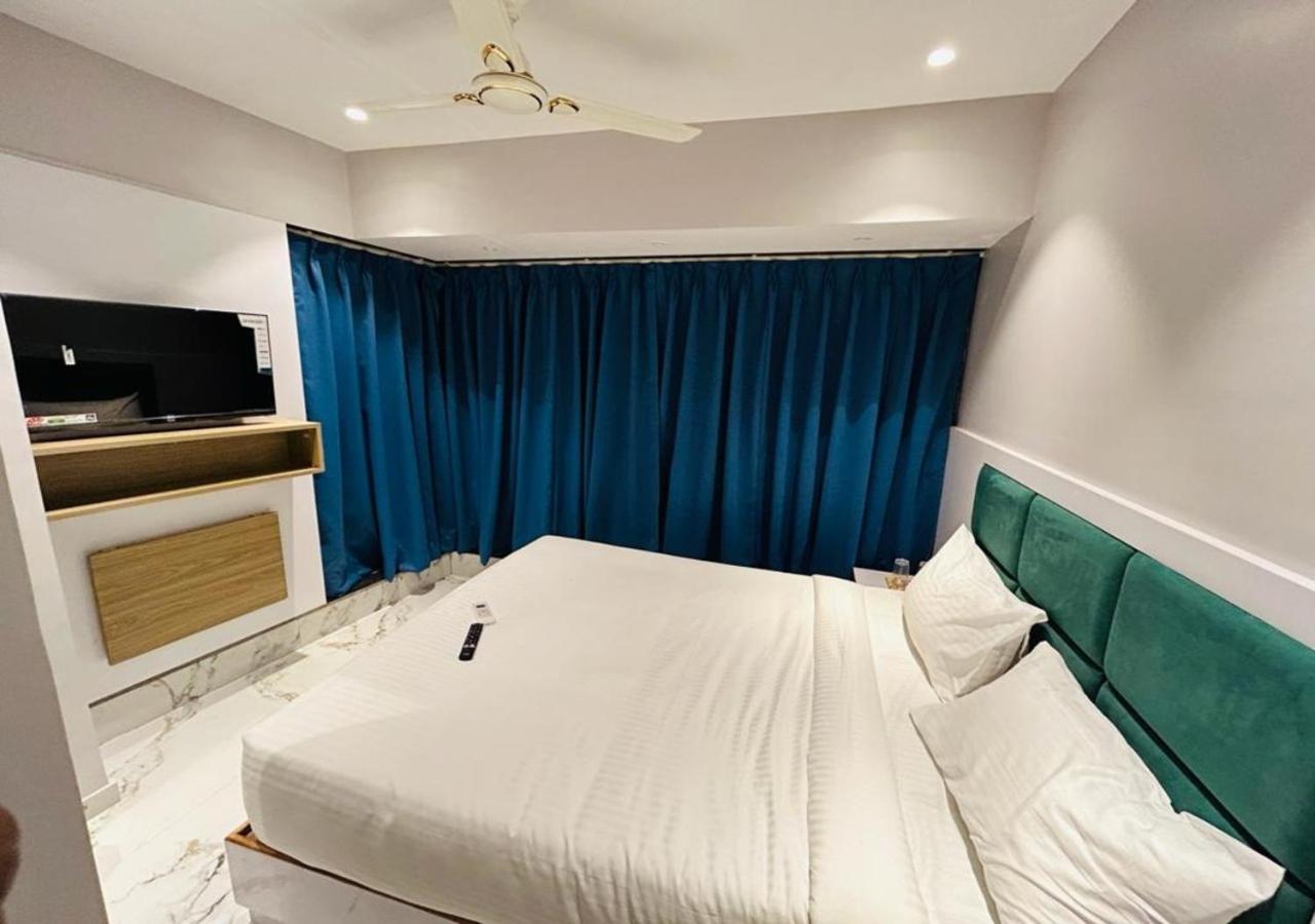 Deluxe Room - Photo 6