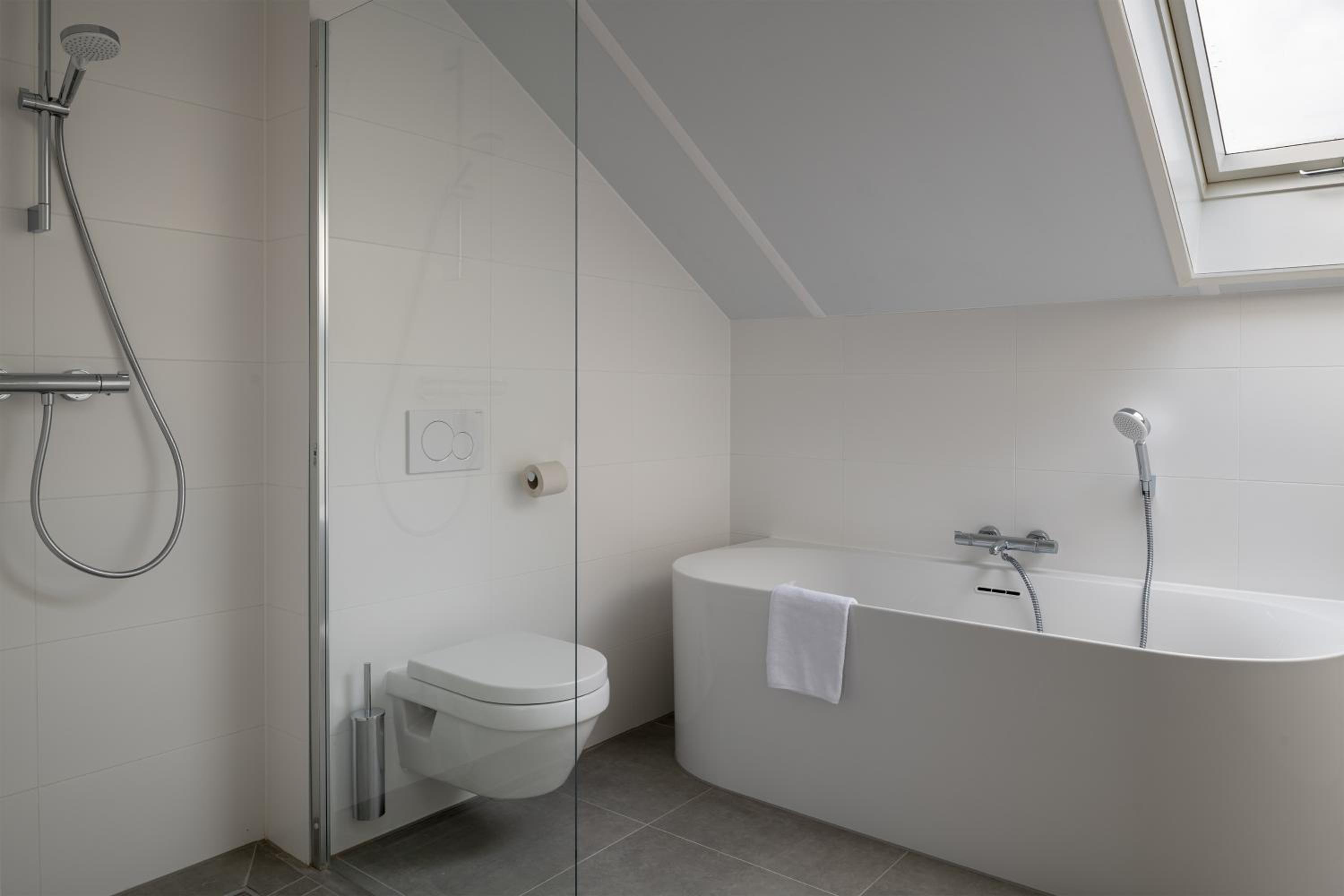 Two-Bedroom House - Photo 11