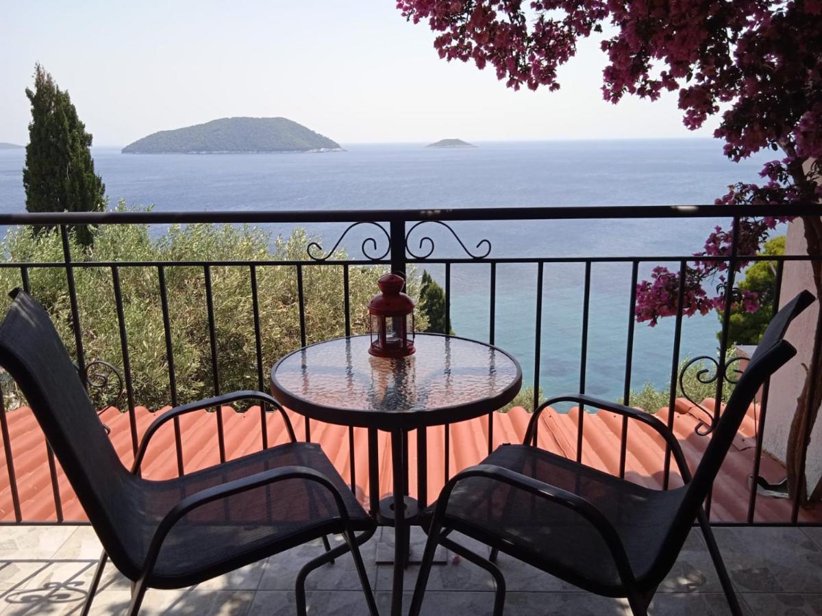 Studio Apartment with Sea View