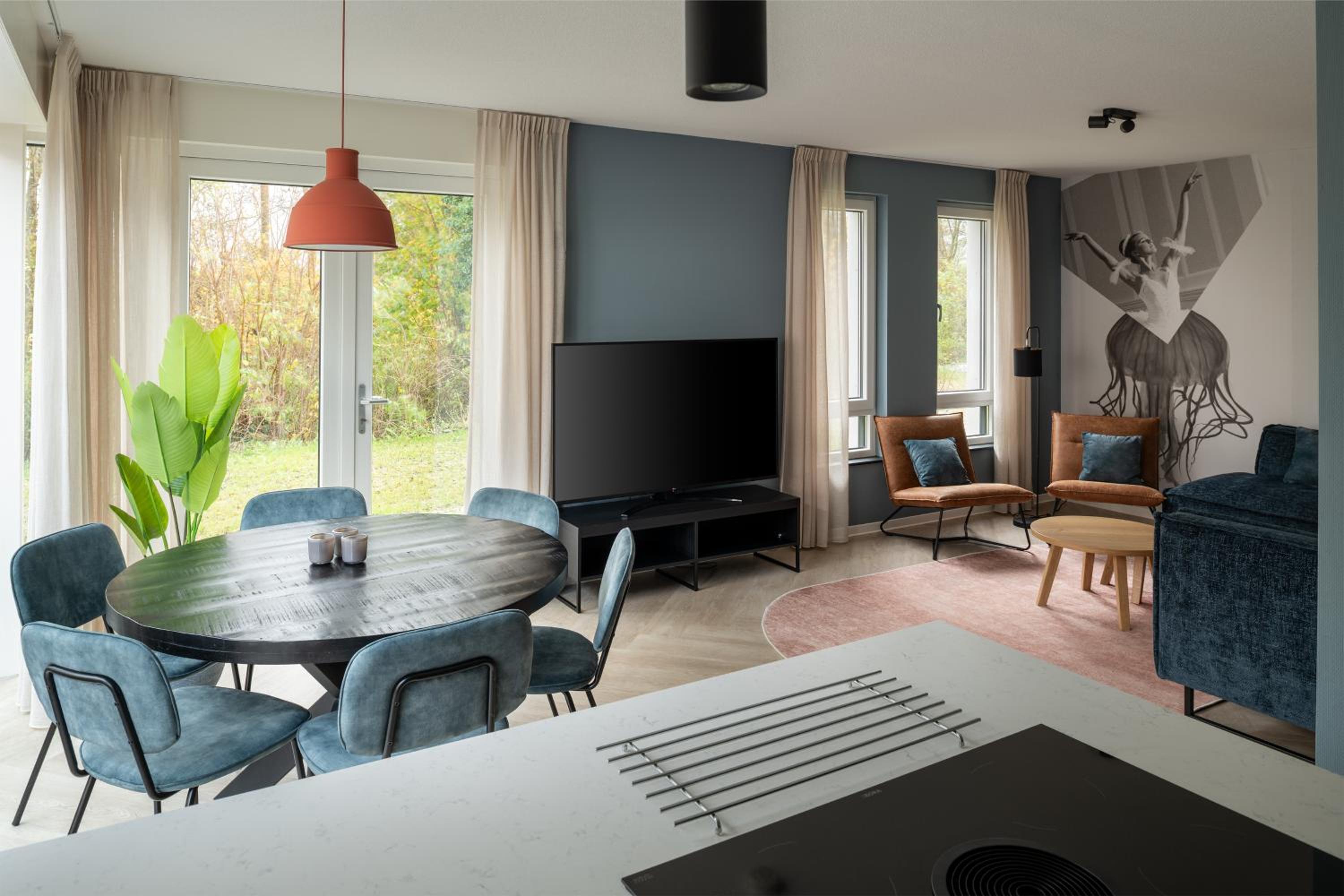 Three-Bedroom House - Photo 6