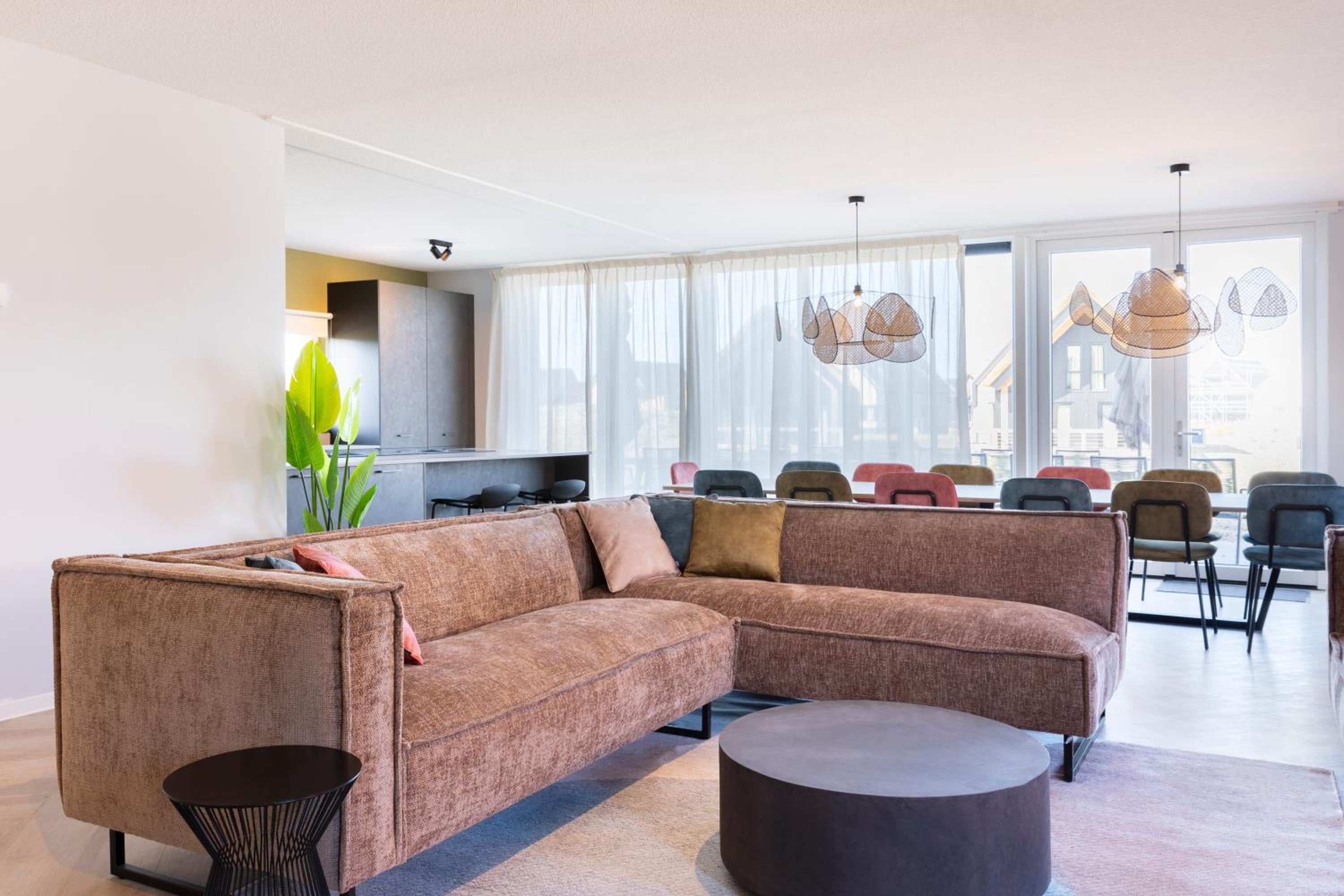 Generation Home Eight Bedrooms - Photo 9