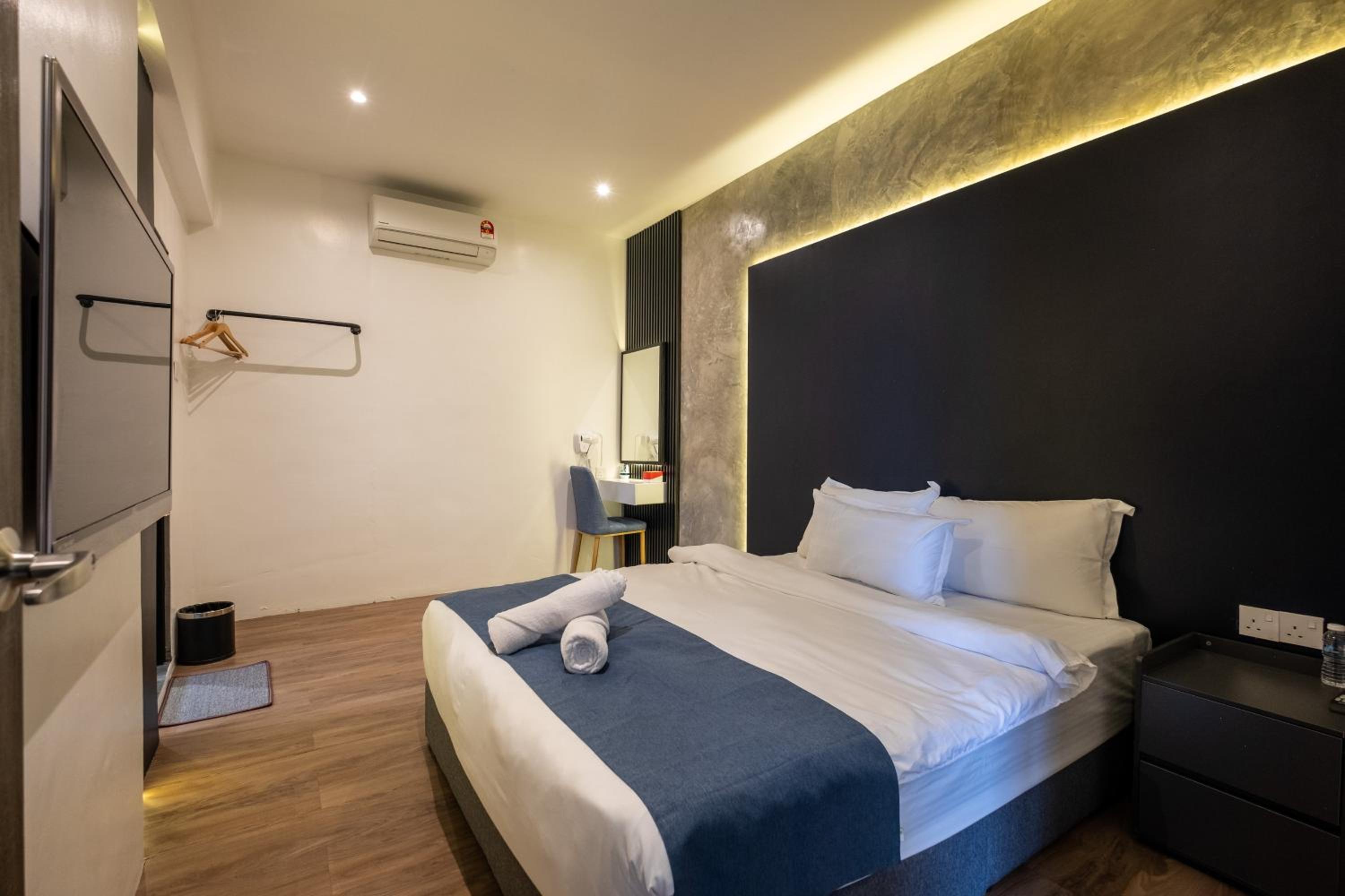 Double Room with Private Bathroom photo 3