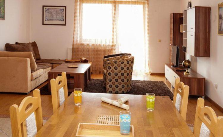 One-Bedroom Apartment - Photo 4