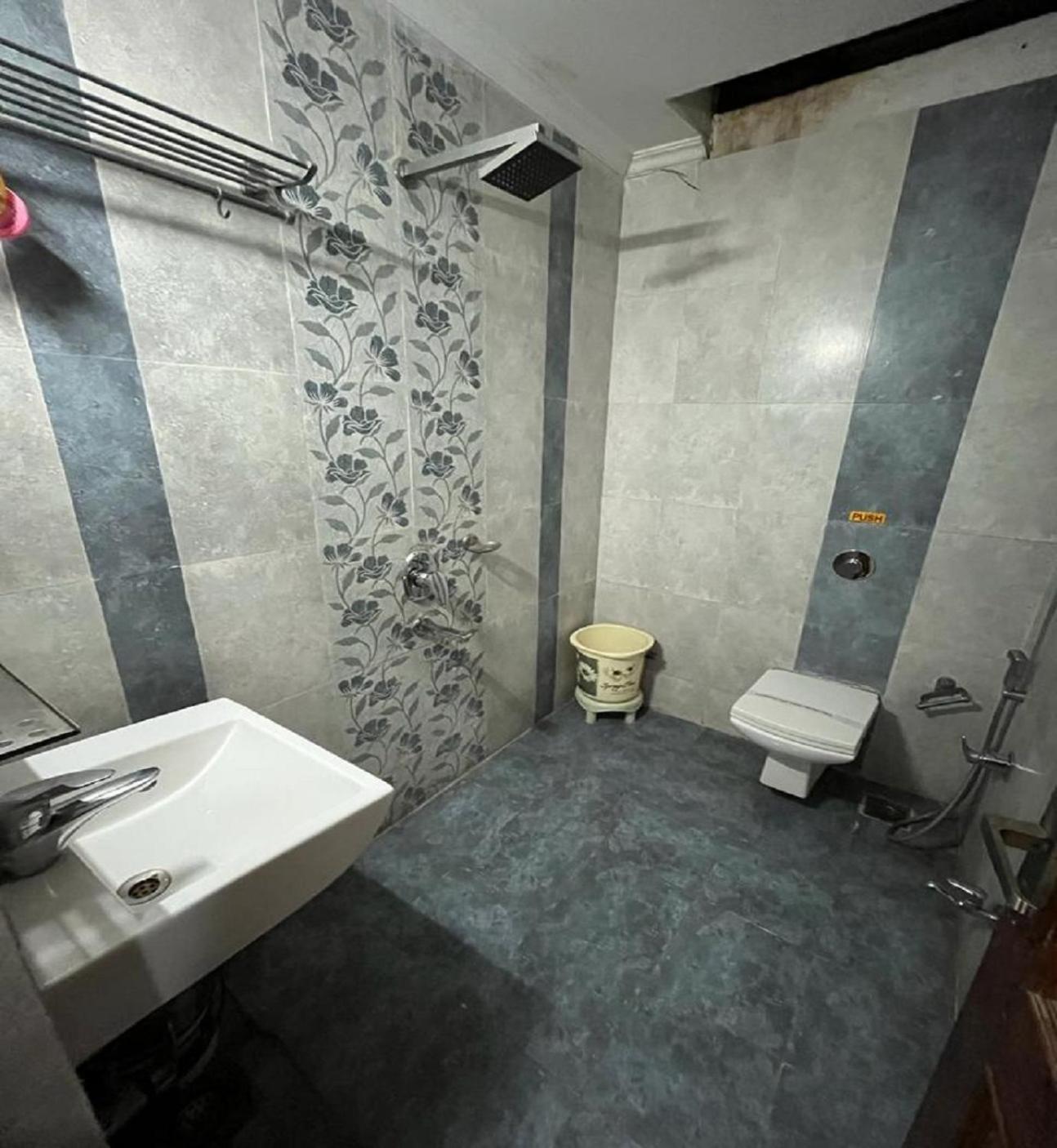 Budget Double Room photo 2