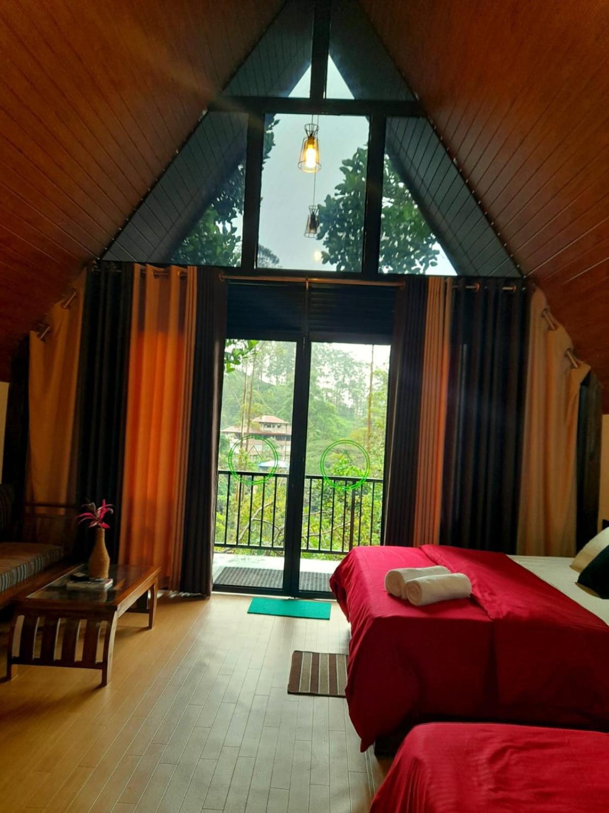 Double or Twin Room with Balcony photo 2