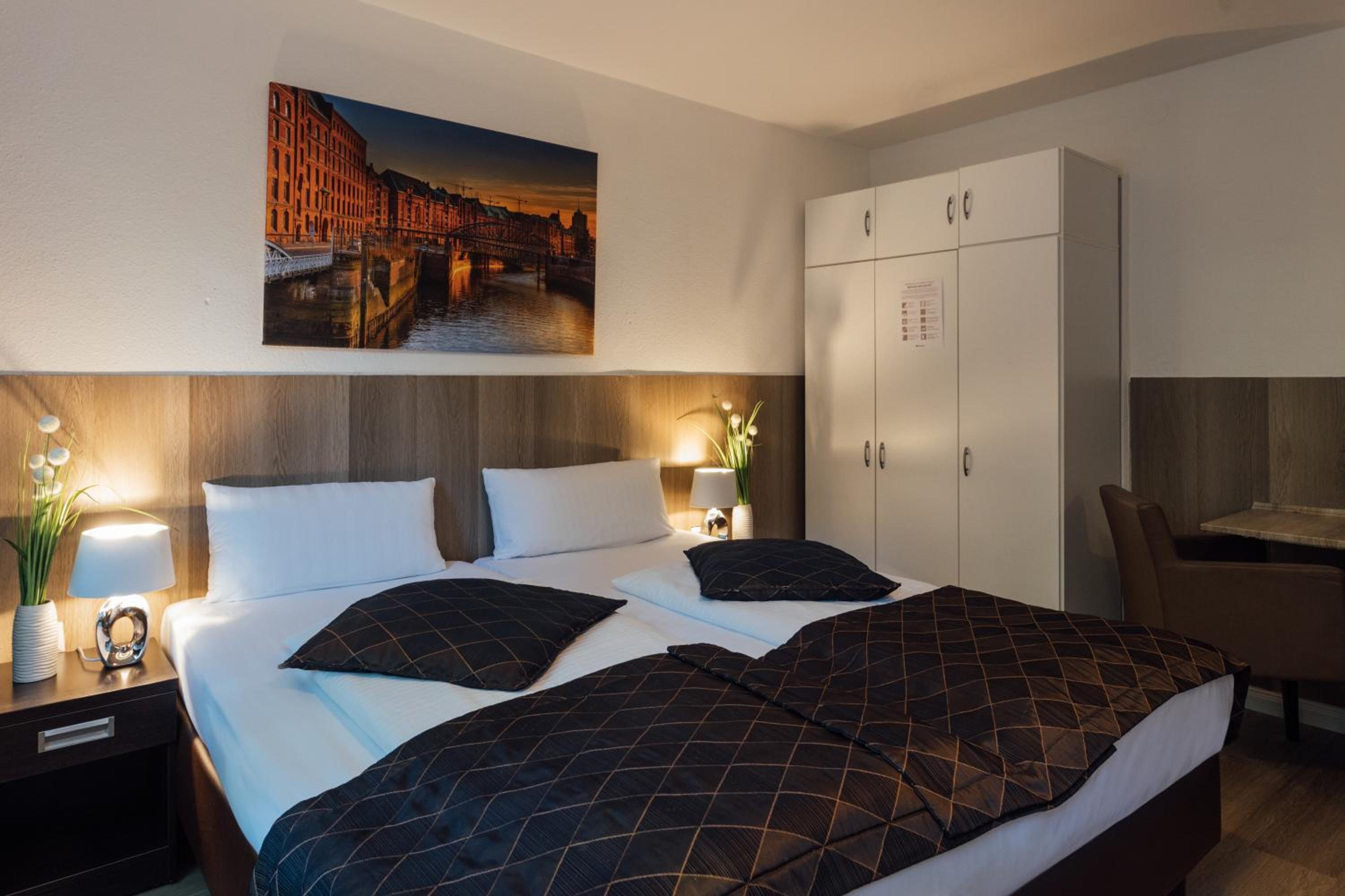 Standard Double Room - Photo 2