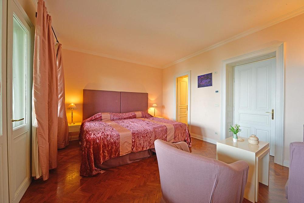 Standard Twin Room with Balcony photo 2