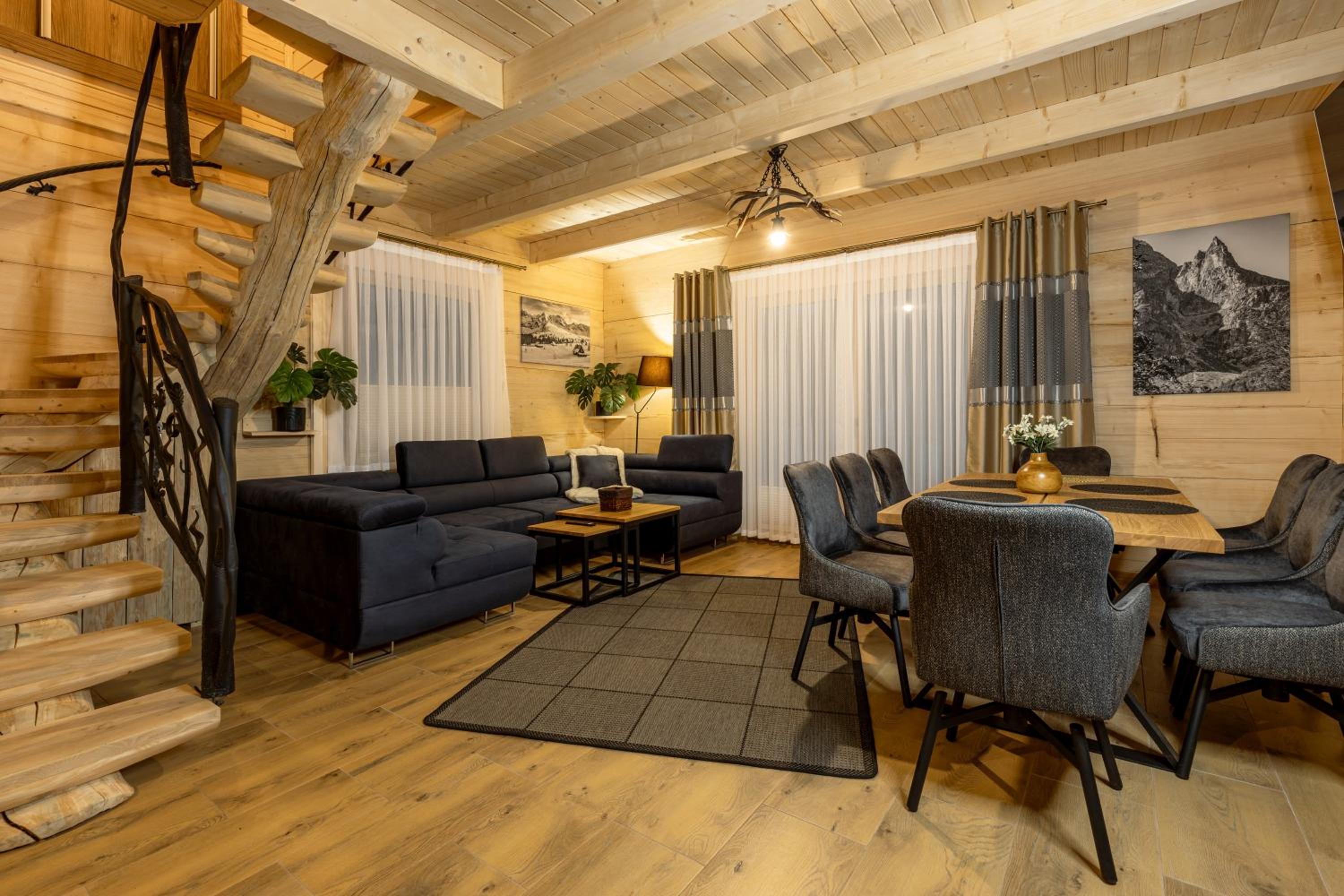 Three-Bedroom Chalet photo 1