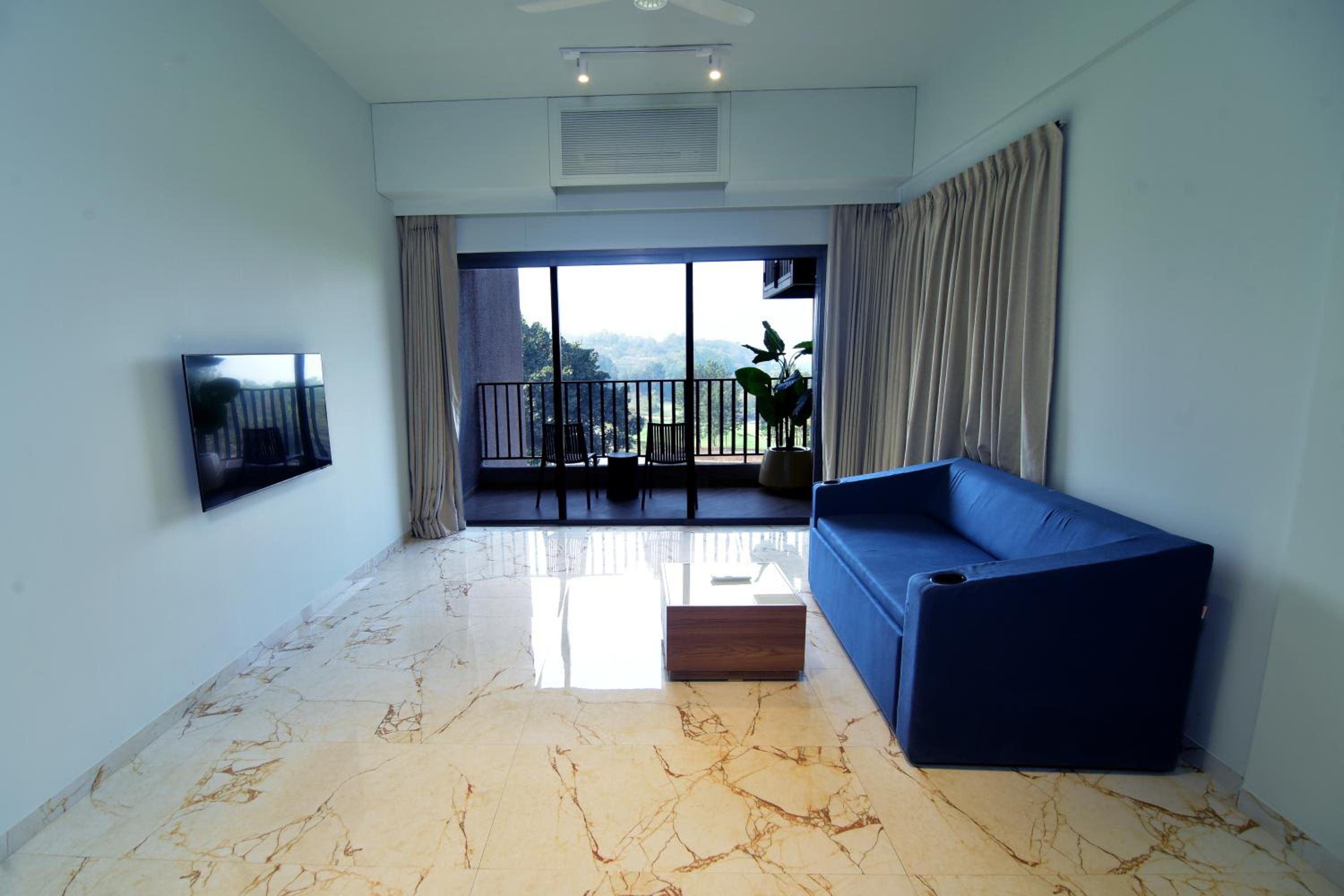 1 Bedroom, and Living room with Golf View 713 sqft, 1 X Ensuite at Iconic