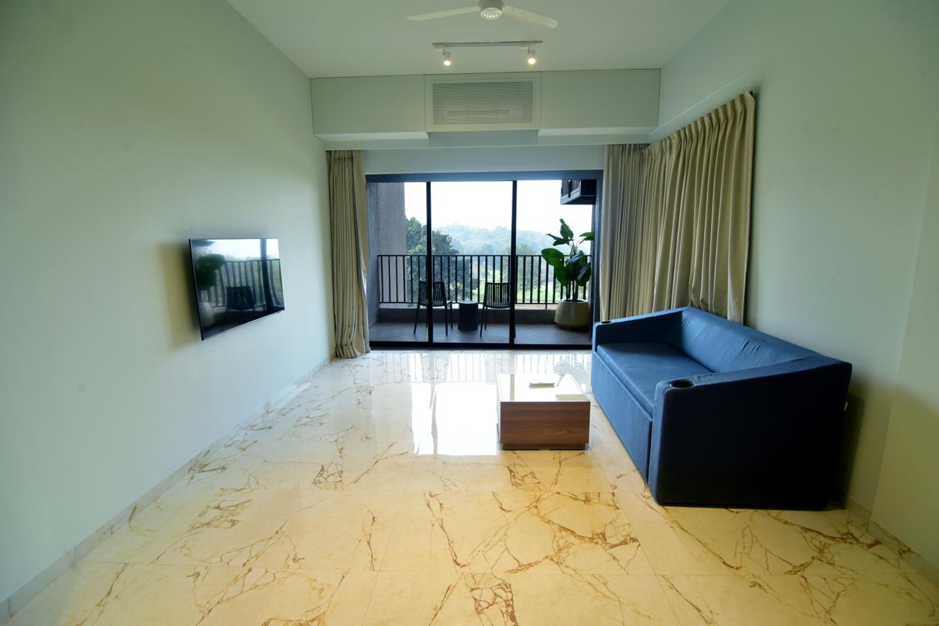 1 Bedroom, and Living room with Golf View 713 sqft, 1 X Ensuite at Iconic