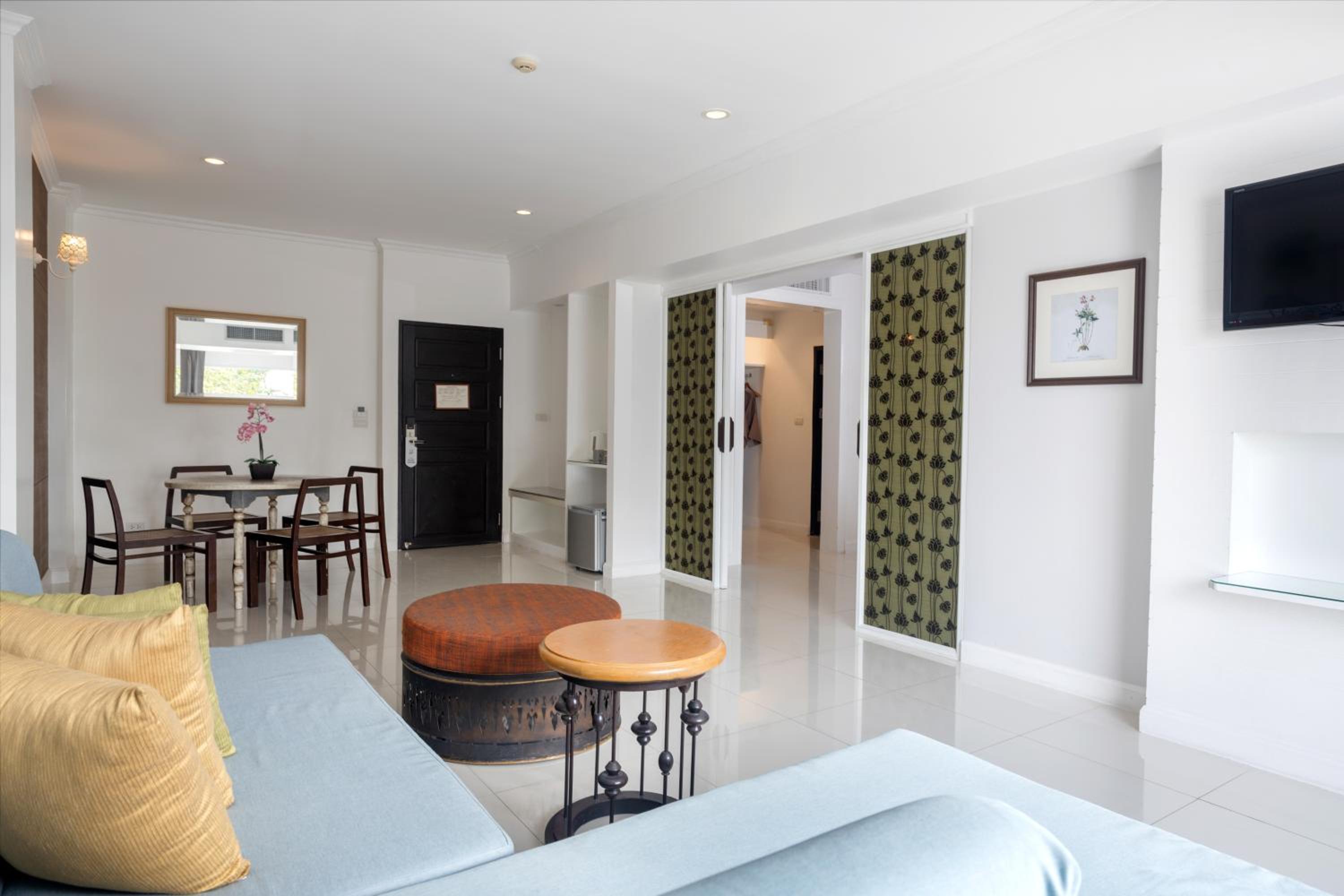 Two Bedroom Family Suite - Photo 4
