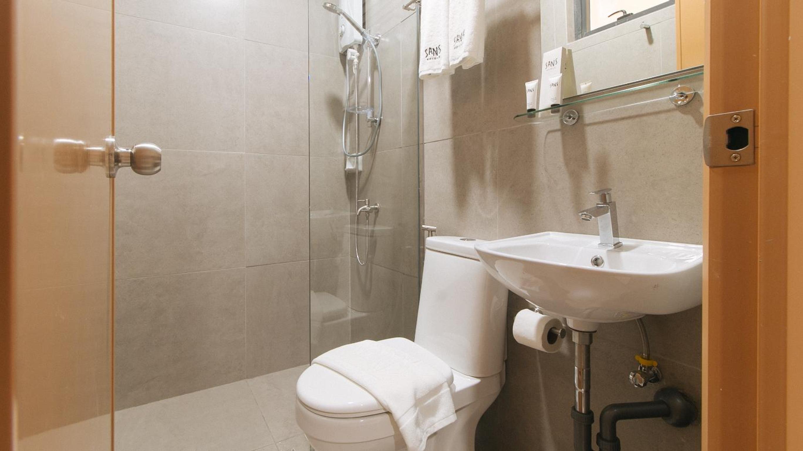 Deluxe Suite - Photo 6