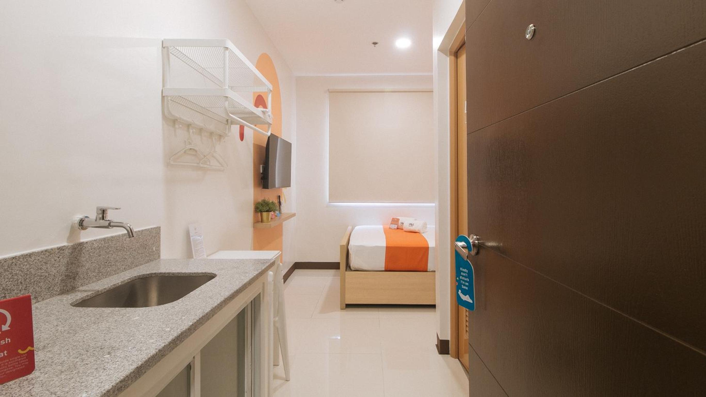 Deluxe Suite - Photo 9