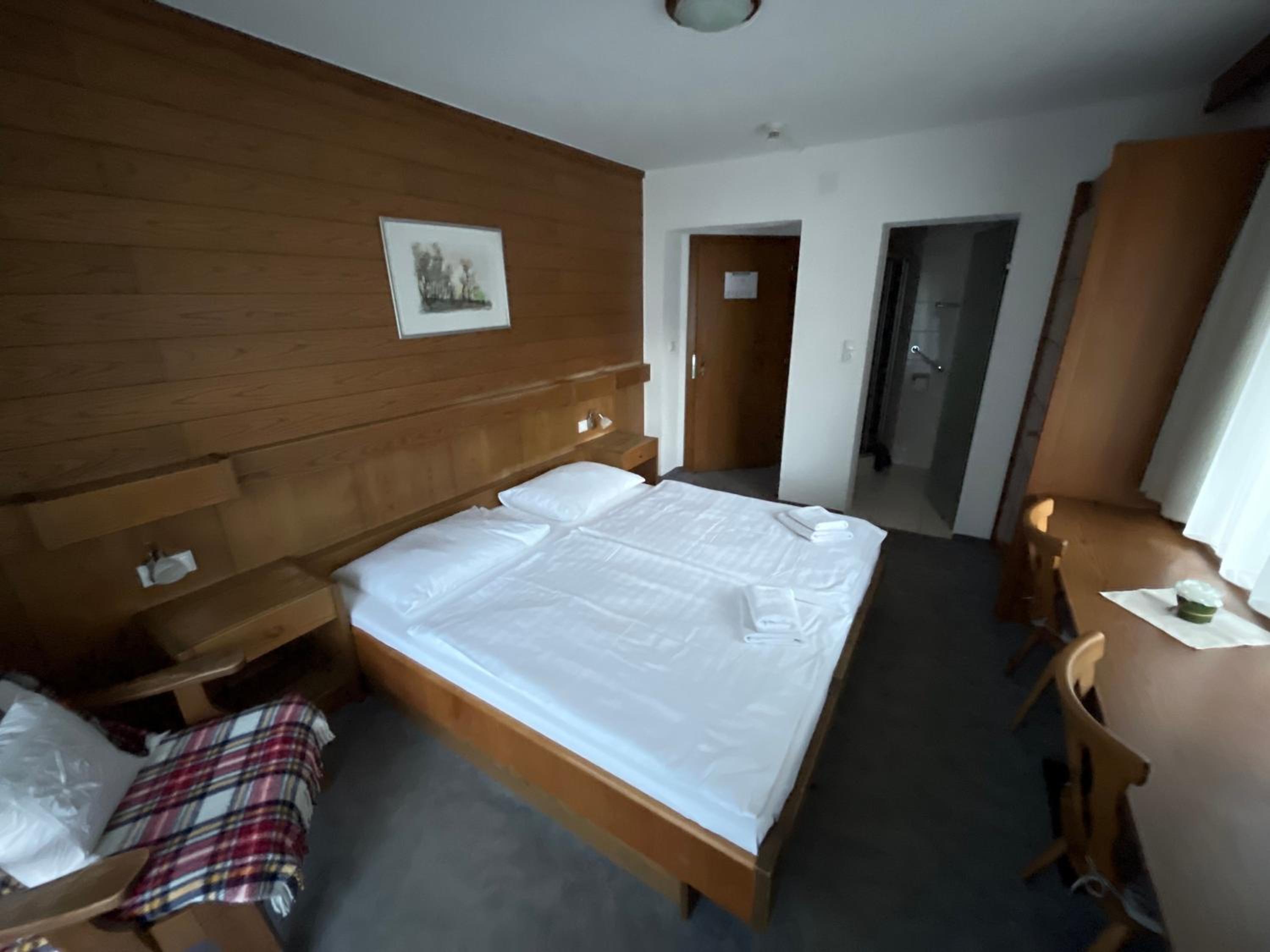 Double Room with Private Bathroom photo 2