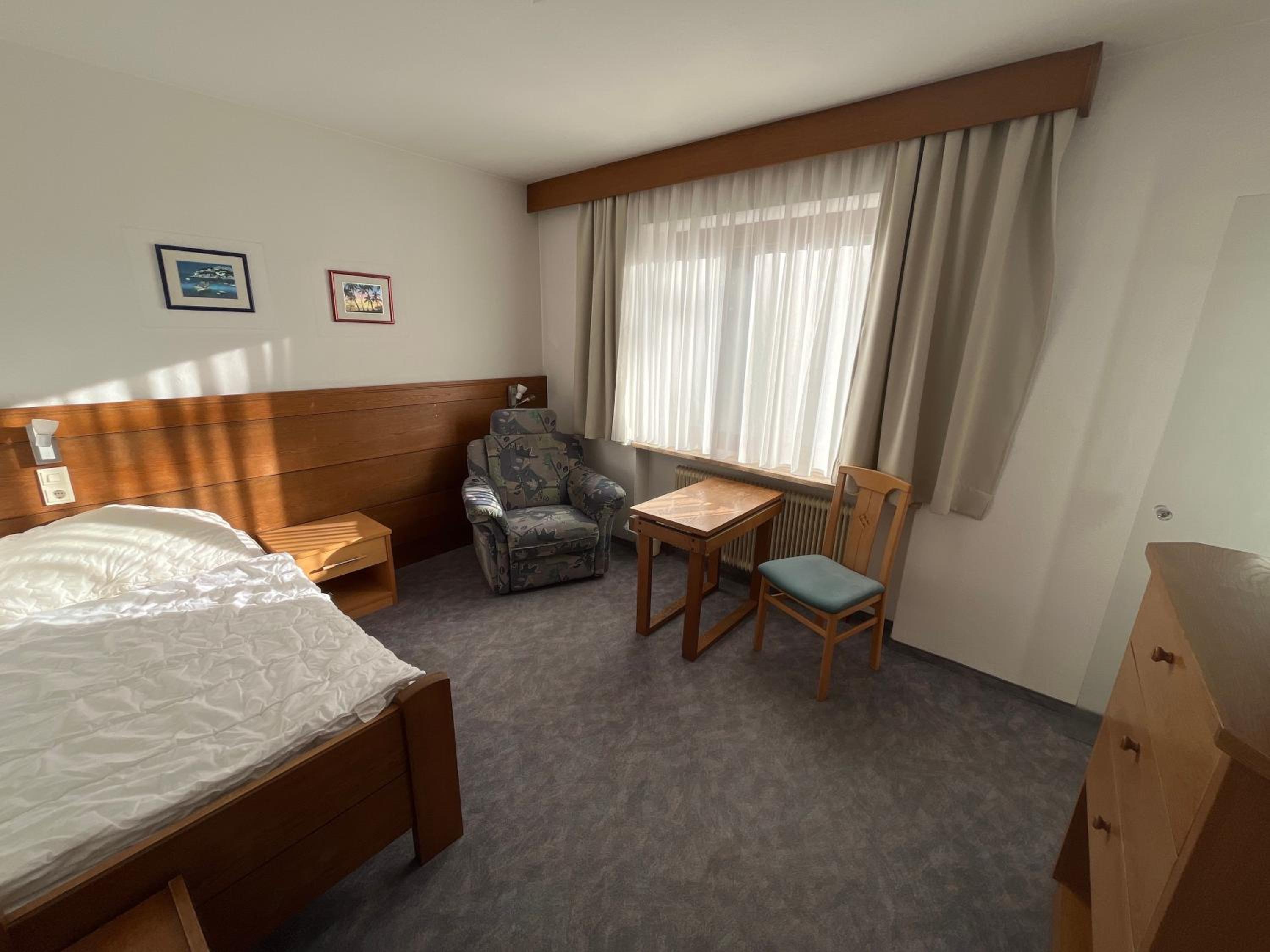 Single Room with Private Bathroom photo 1