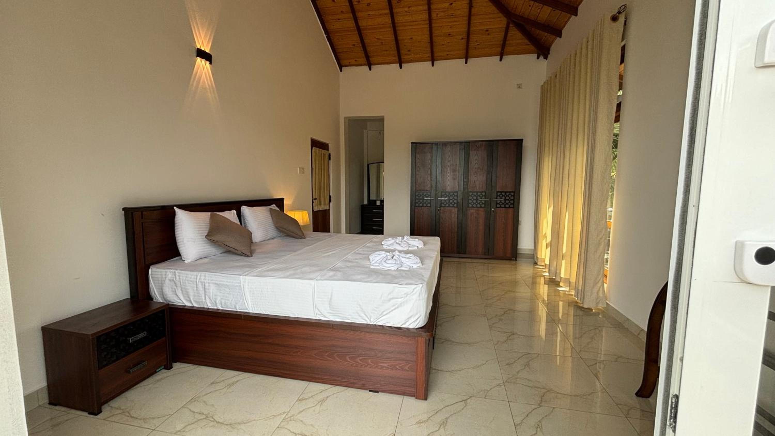 Superior King Room photo 2