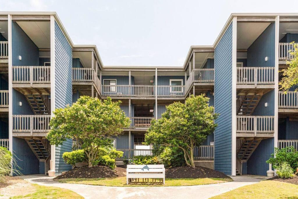 Apartment with Balcony photo 2