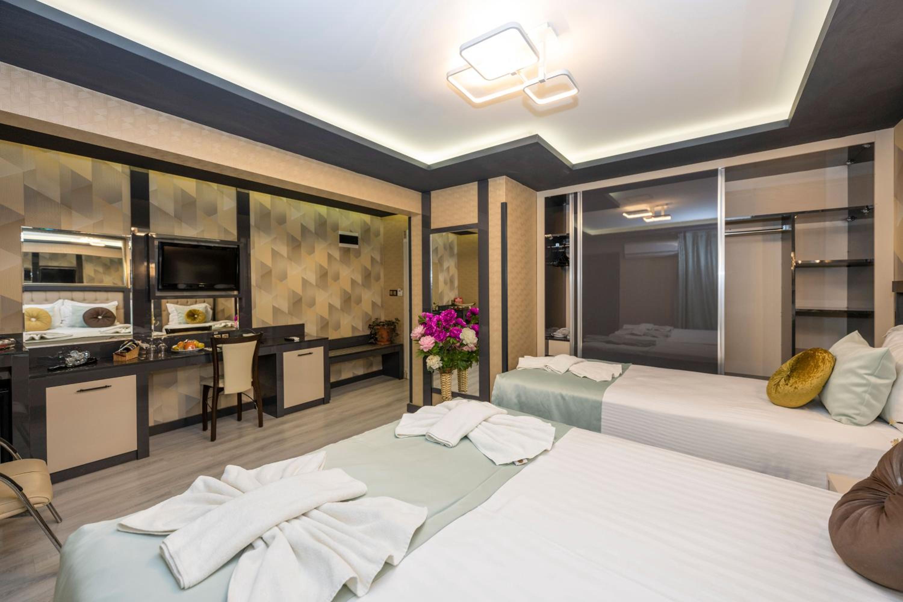 Standard Triple Room photo 2