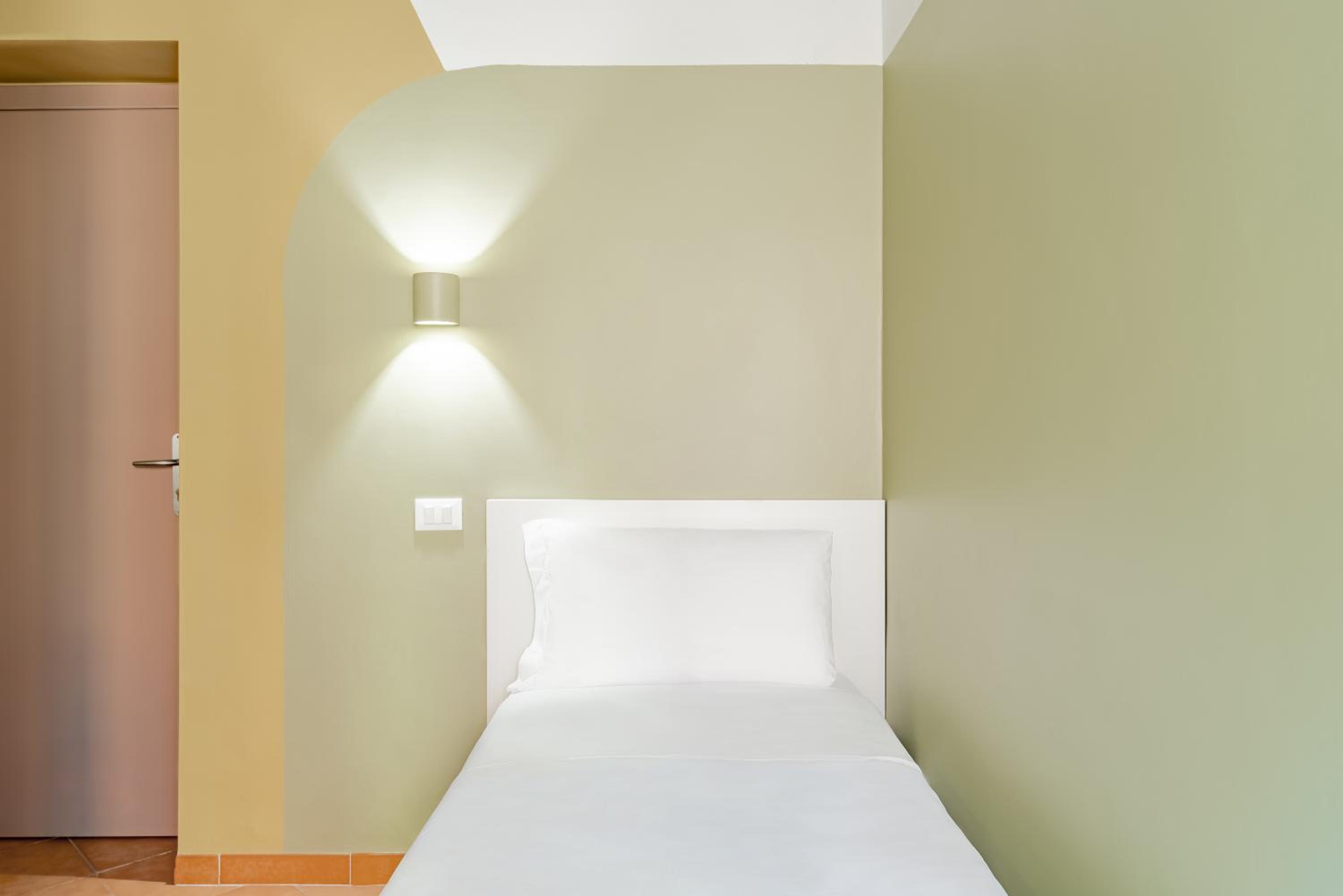 Single Room photo 3