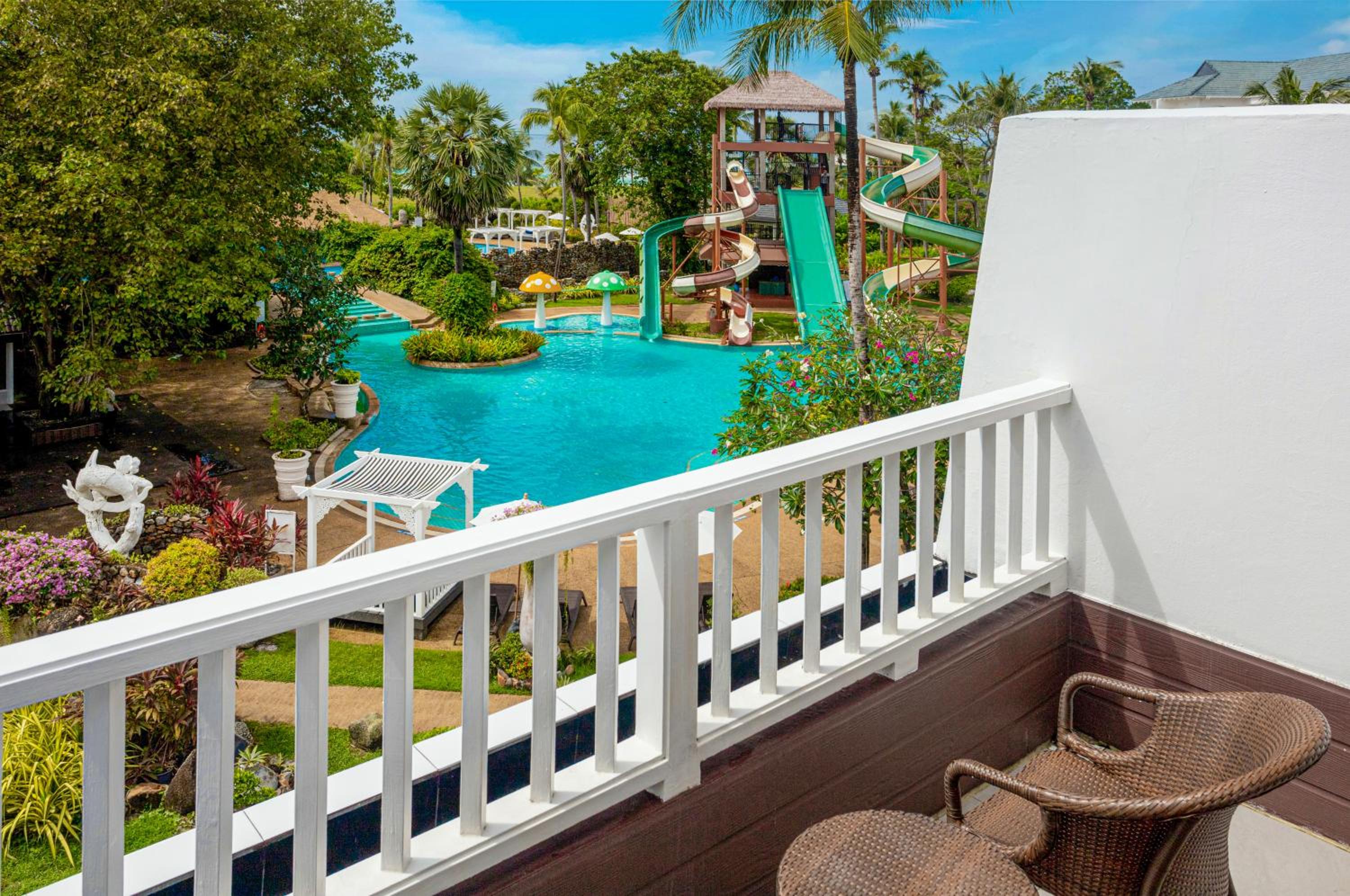 Deluxe Terrace Pool View  - Photo 2