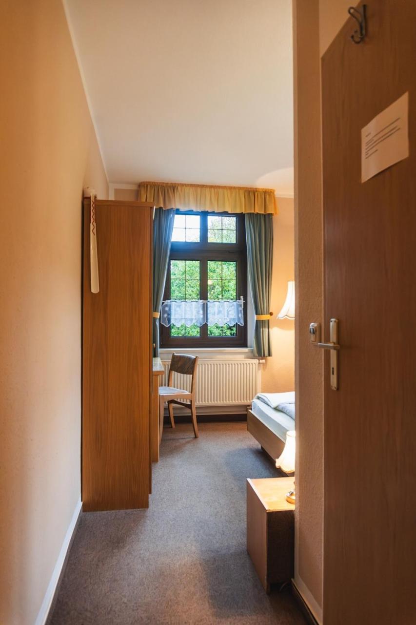 Single Room with Bathroom photo 1