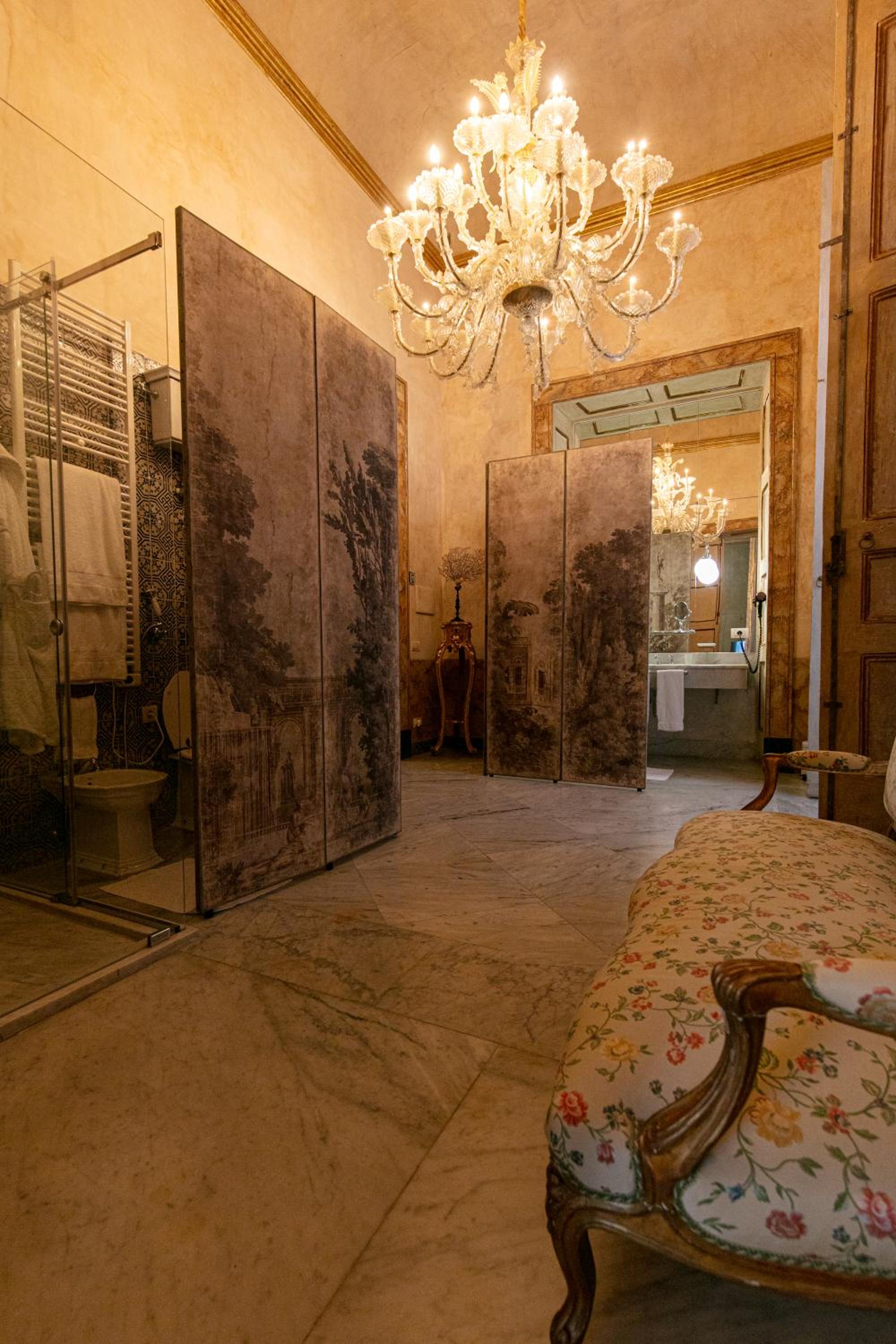 Superior King Room photo 3
