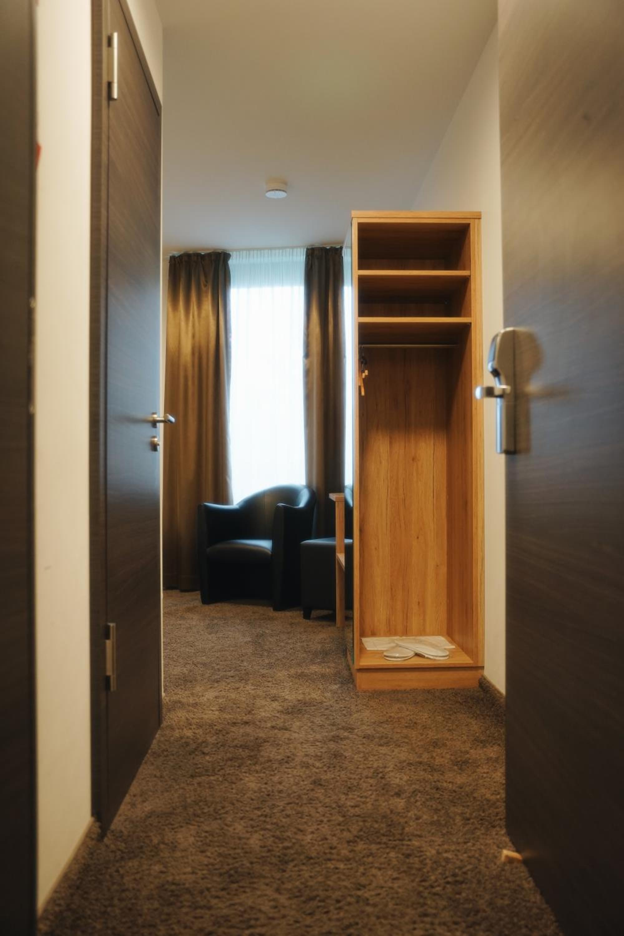 Double Room - Photo 6