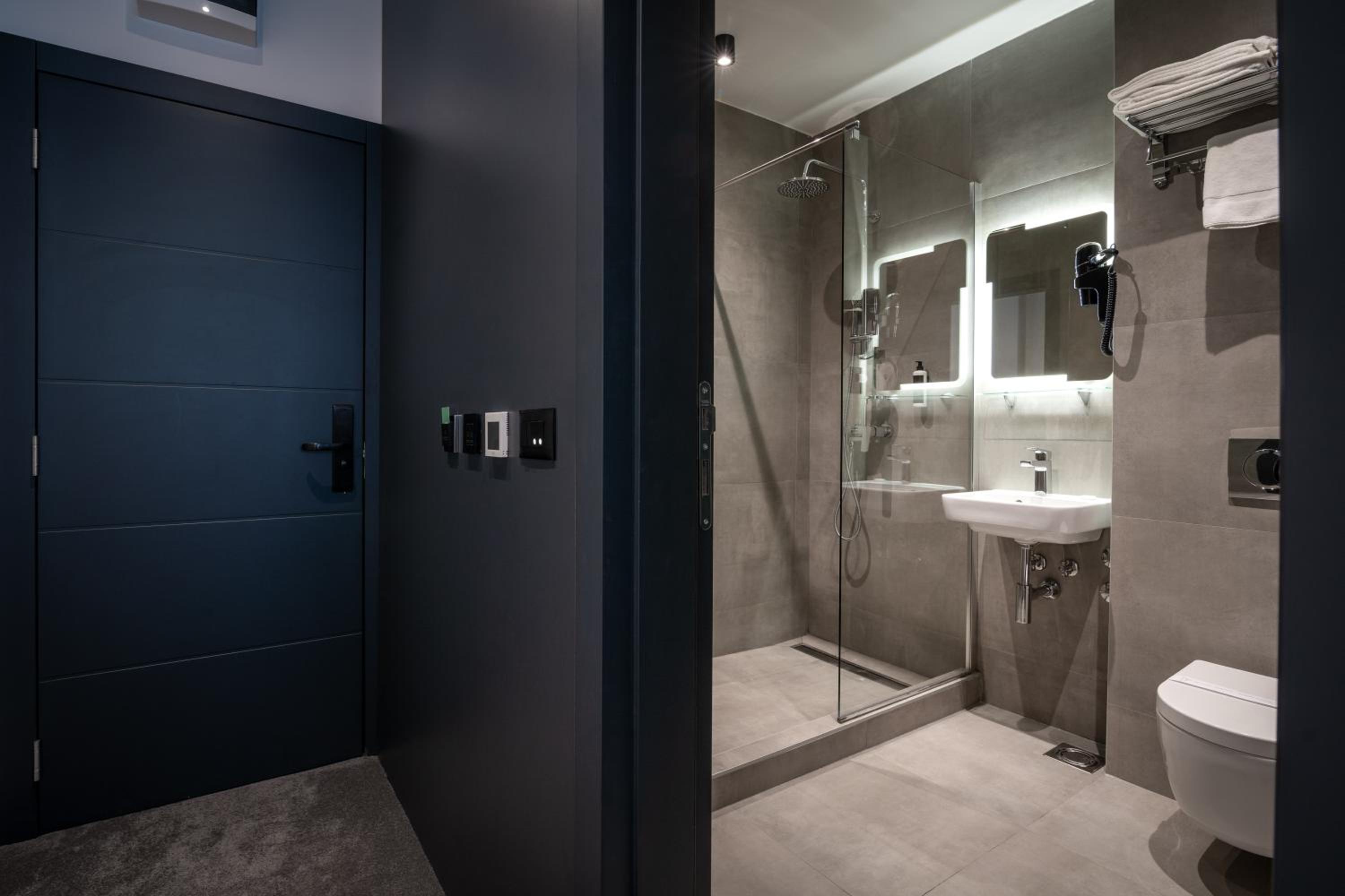 Standard Double Room - Photo 5