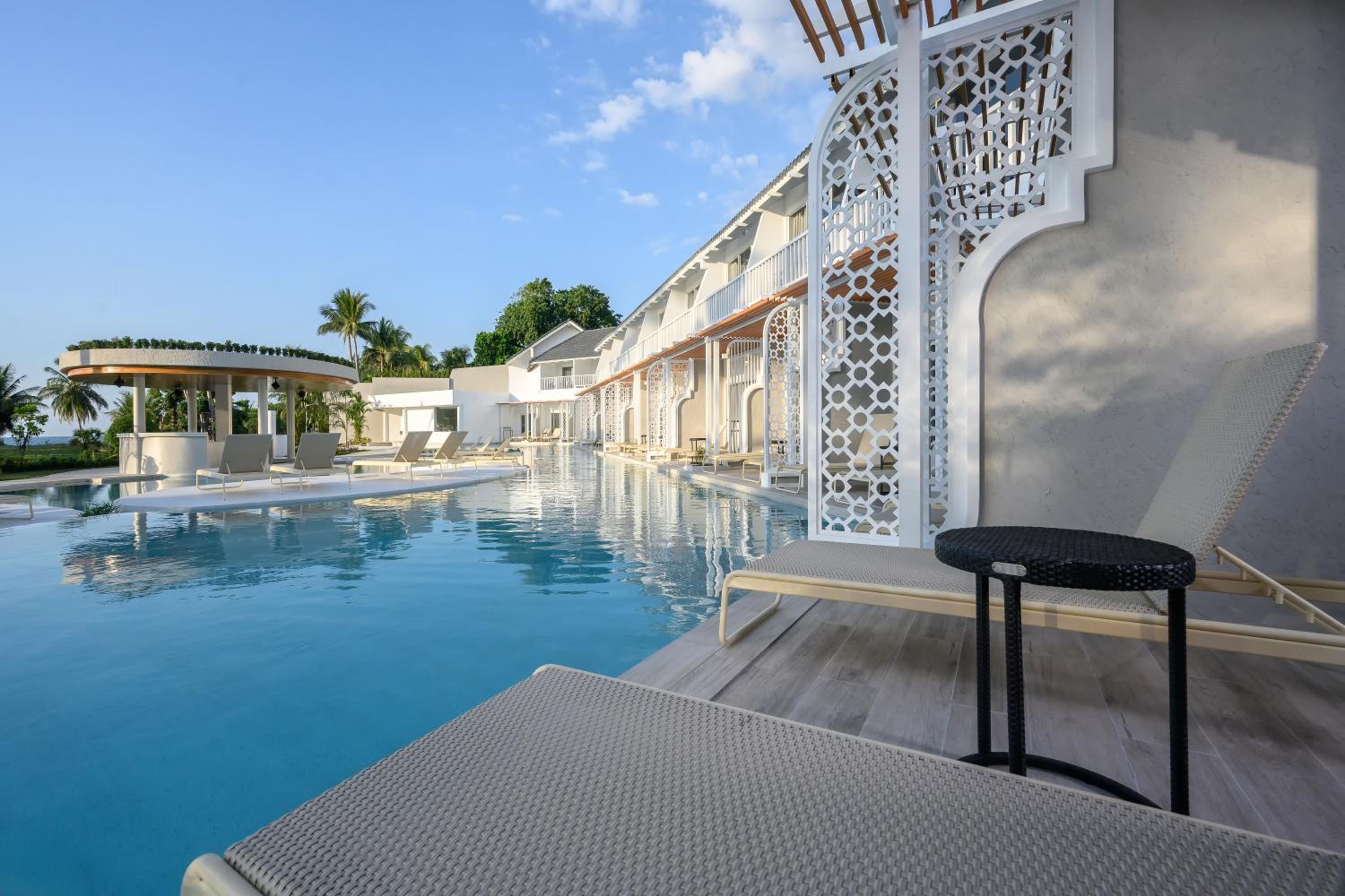 Lagoon Pool Access Deluxe Terrace - Photo 5