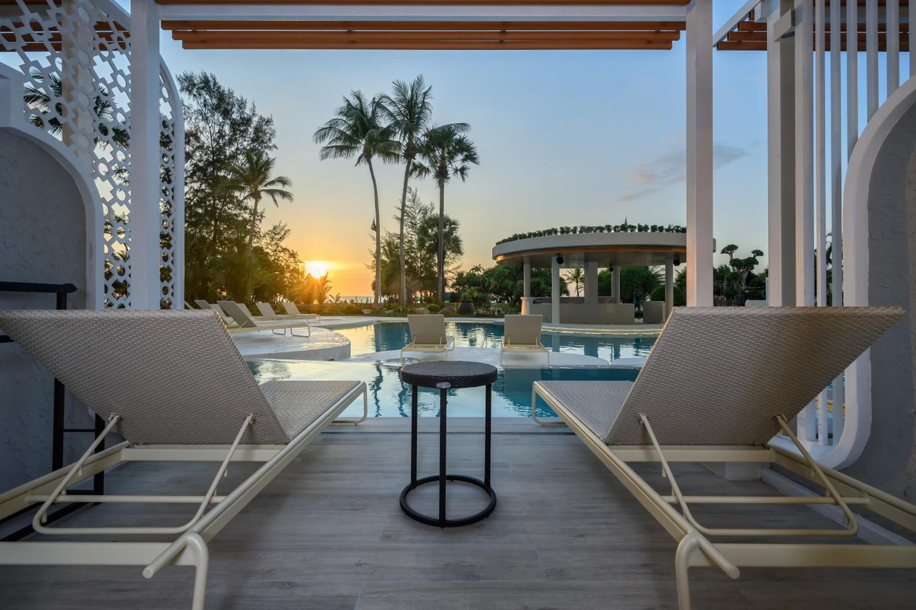 Lagoon Pool Access Deluxe Terrace - Photo 6