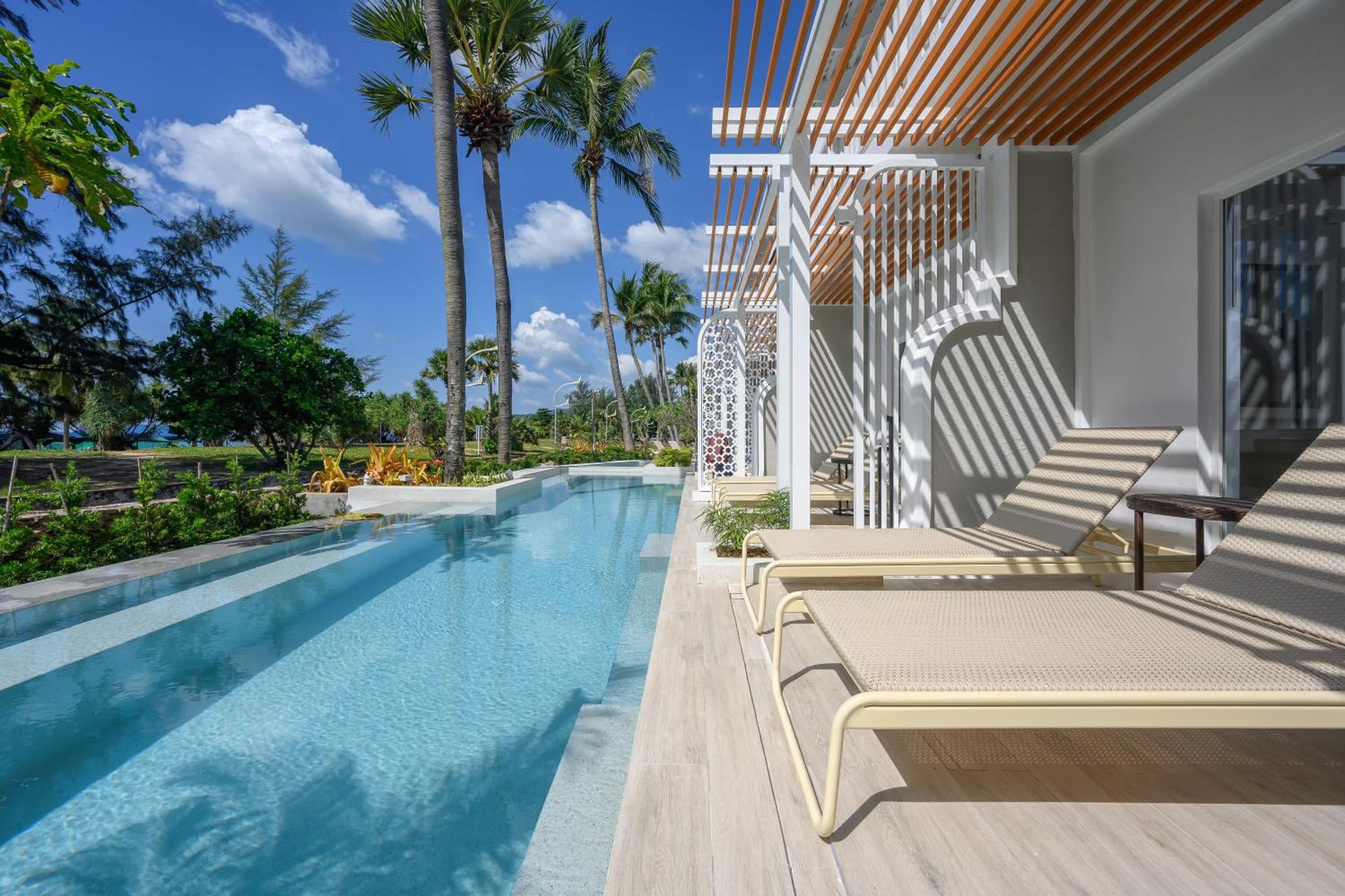 Lagoon Pool Access Deluxe Terrace - Photo 11