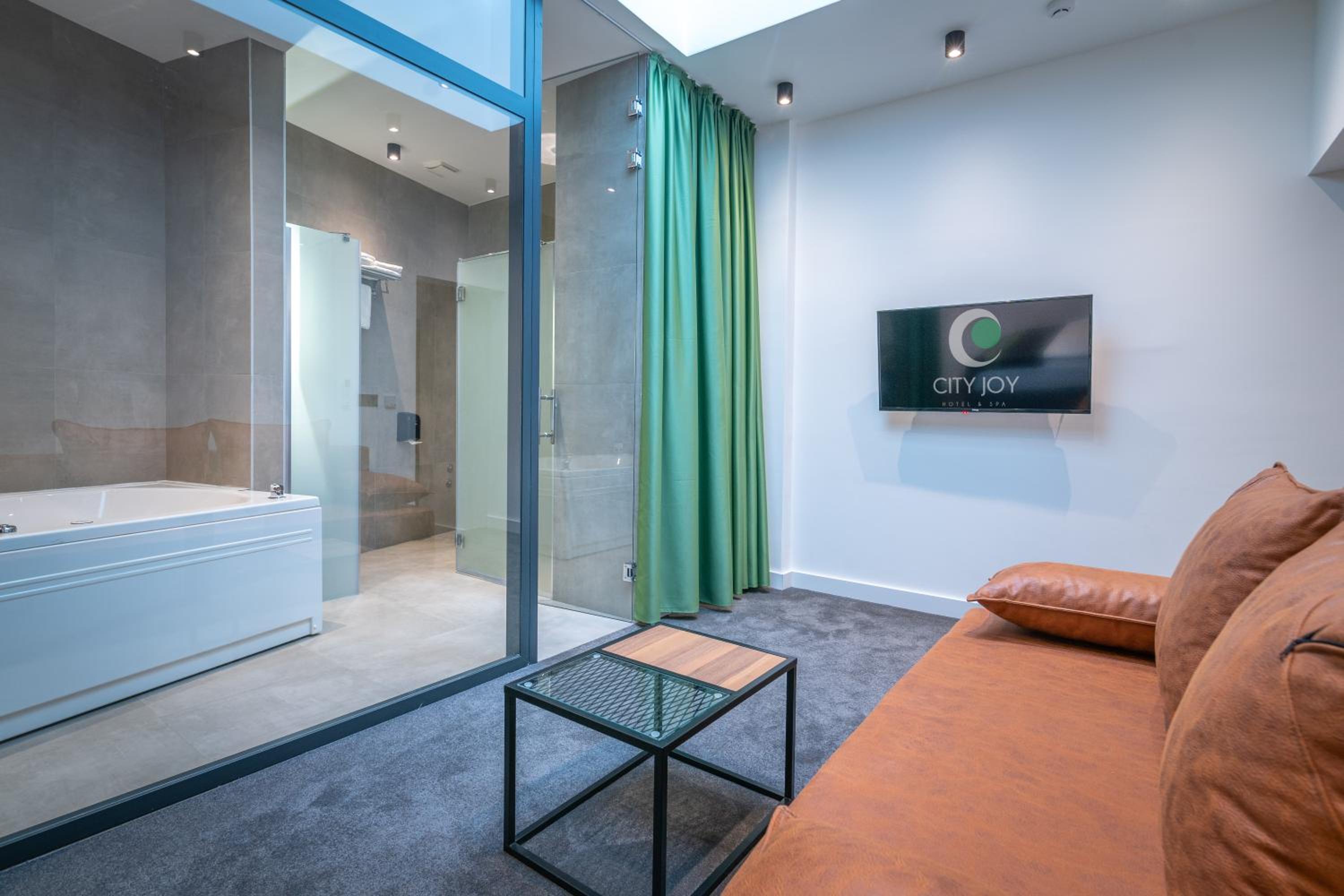 Family Room - Photo 9