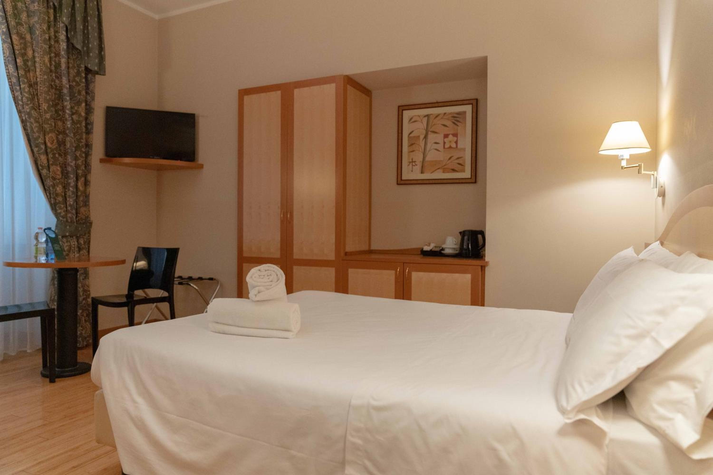 Economy Double Room - Photo 2
