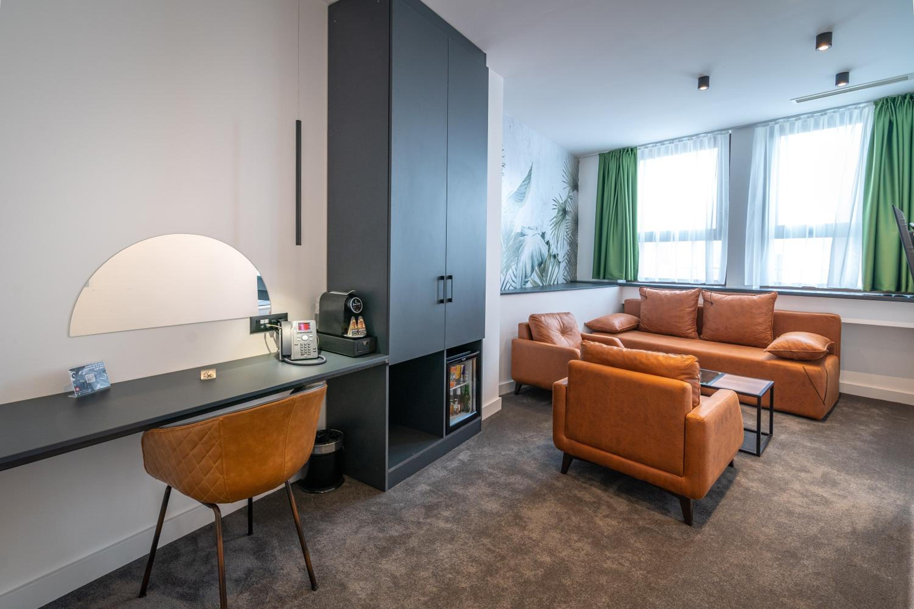One-Bedroom Apartment - Photo 10
