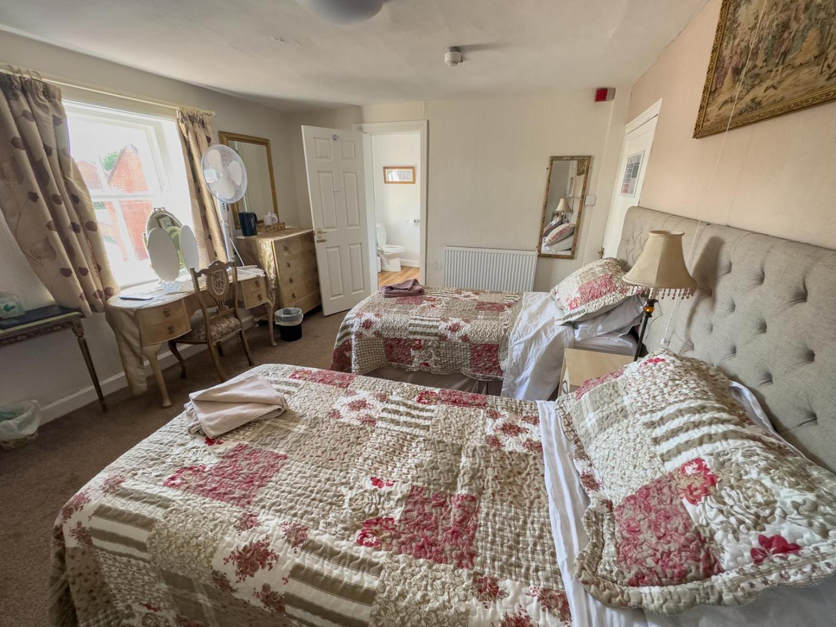 Double or Twin Room - Photo 2