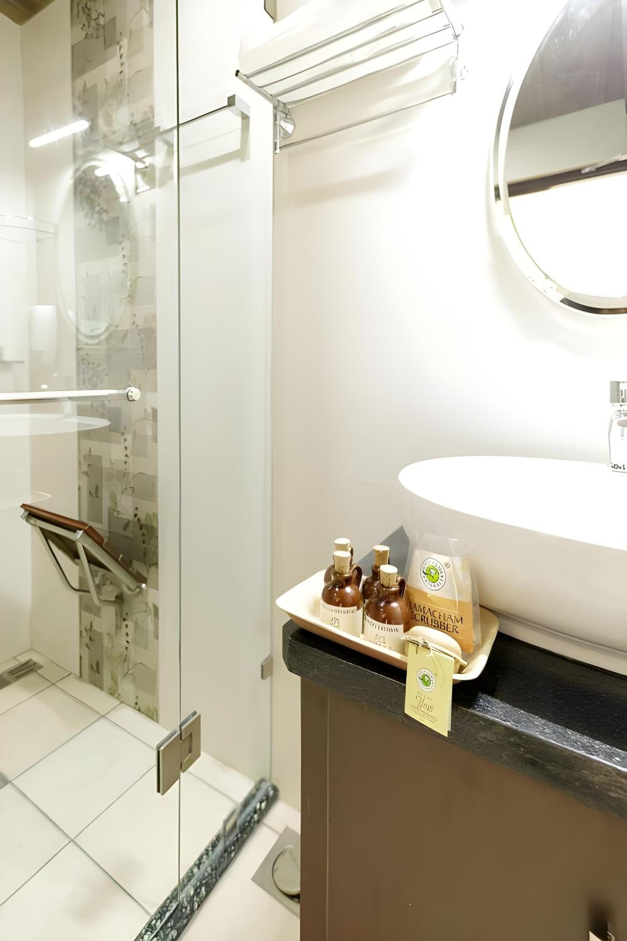 Standard Double or Twin Room with Garden View photo 2