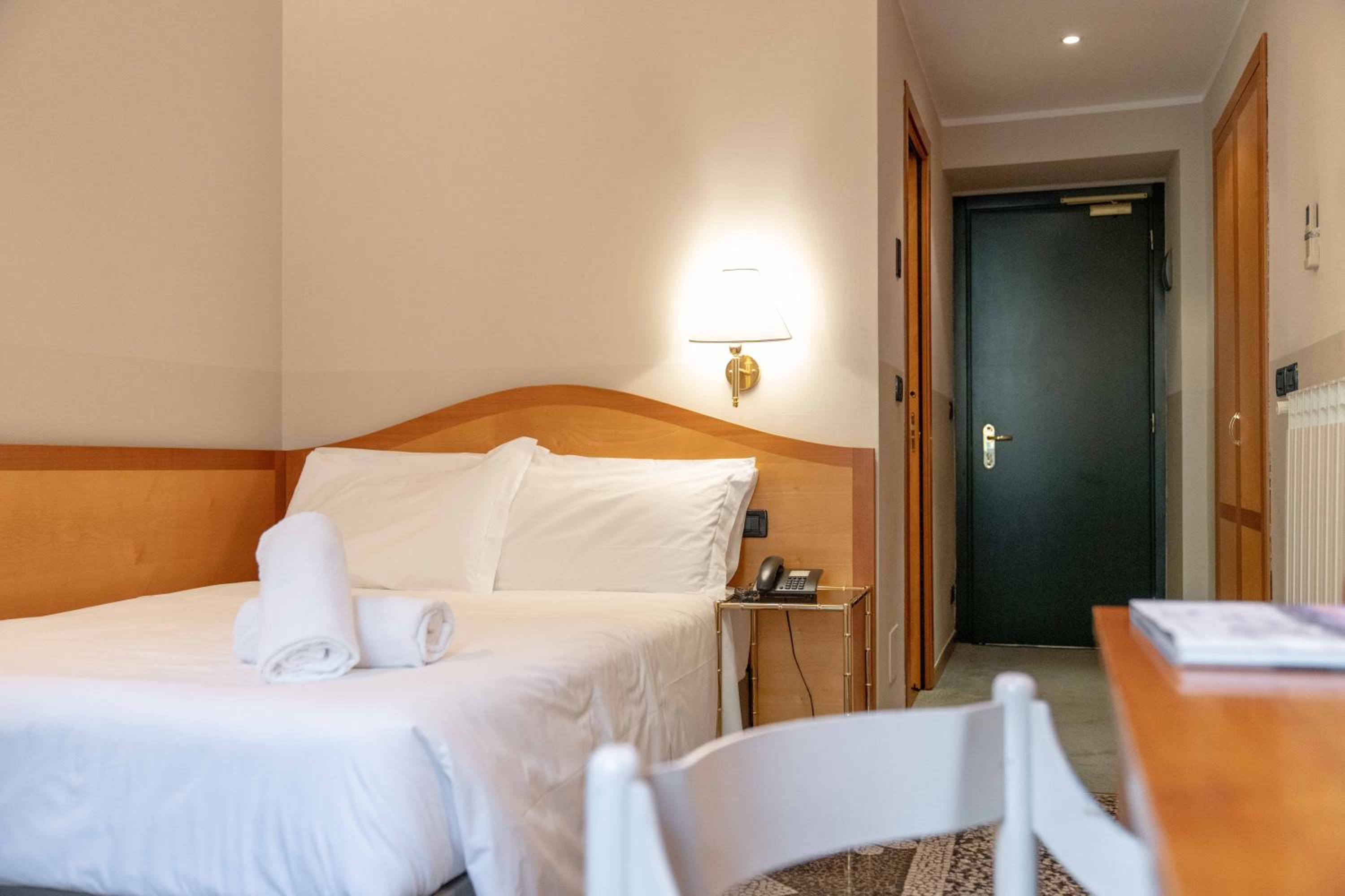 Economy Double Room - Photo 4