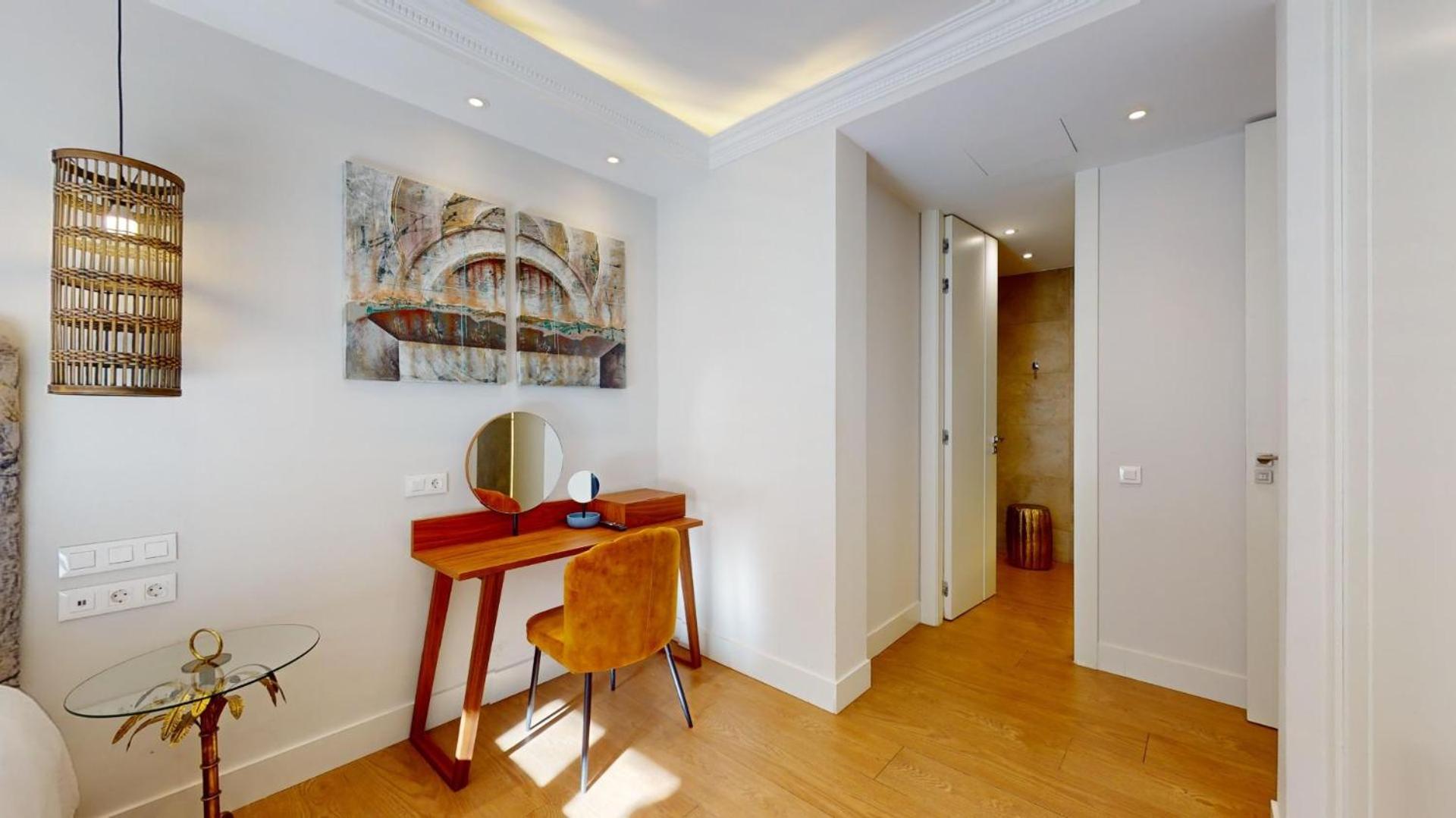 Apartment photo 2