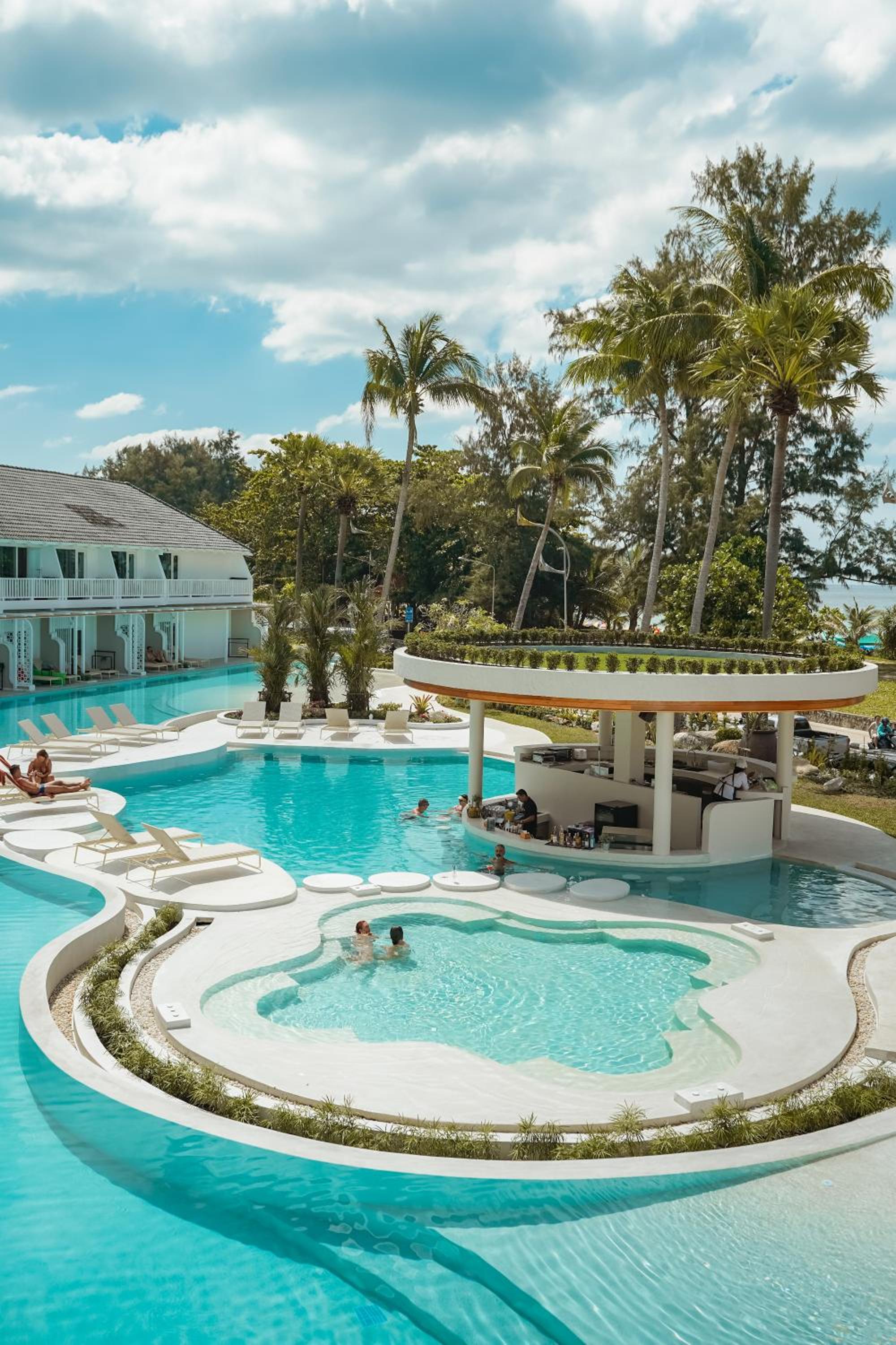 Lagoon Pool View Deluxe Terrace - Photo 4